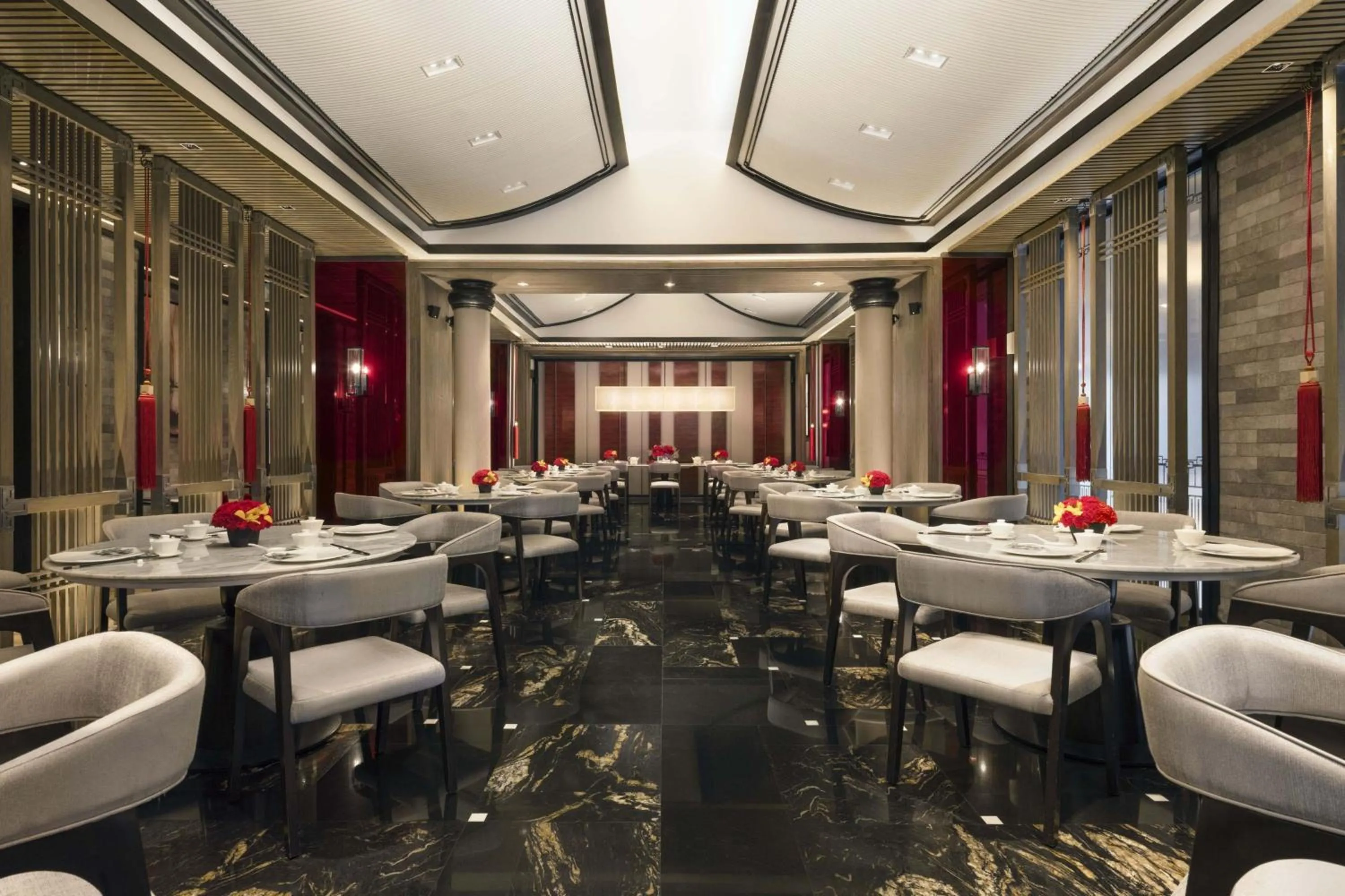Restaurant/places to eat in Clark Marriott Hotel