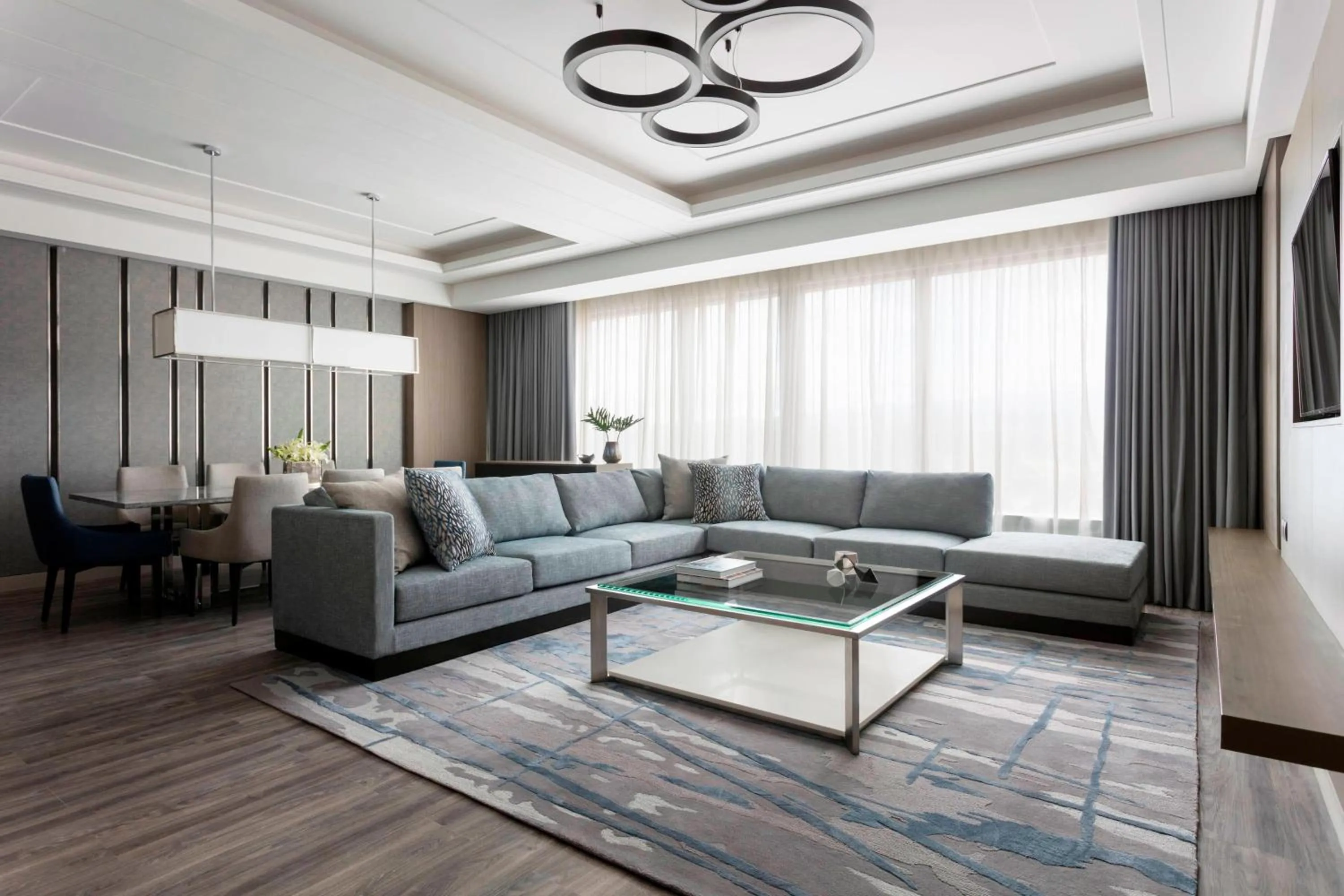 Living room in Clark Marriott Hotel