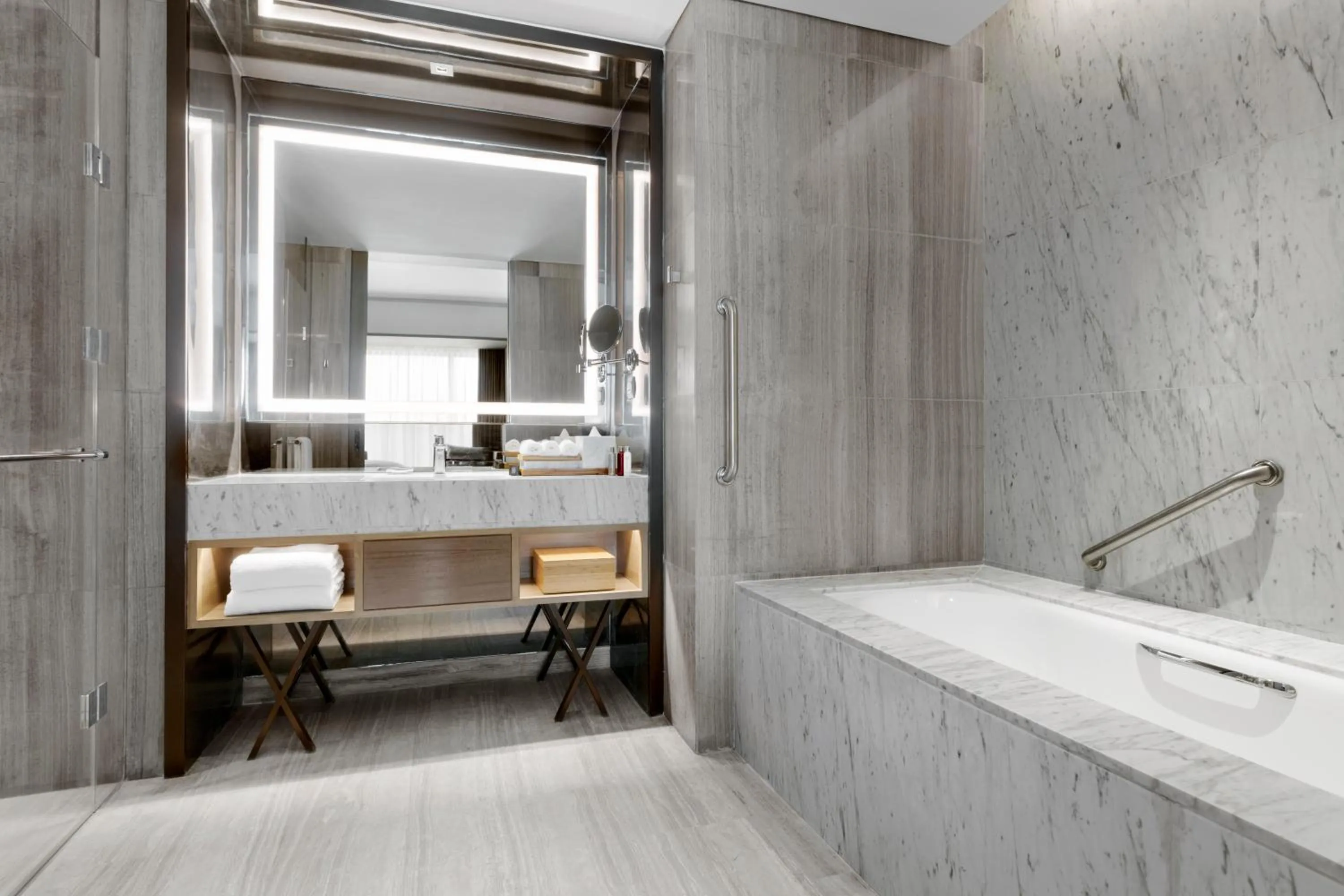 Bathroom in Clark Marriott Hotel