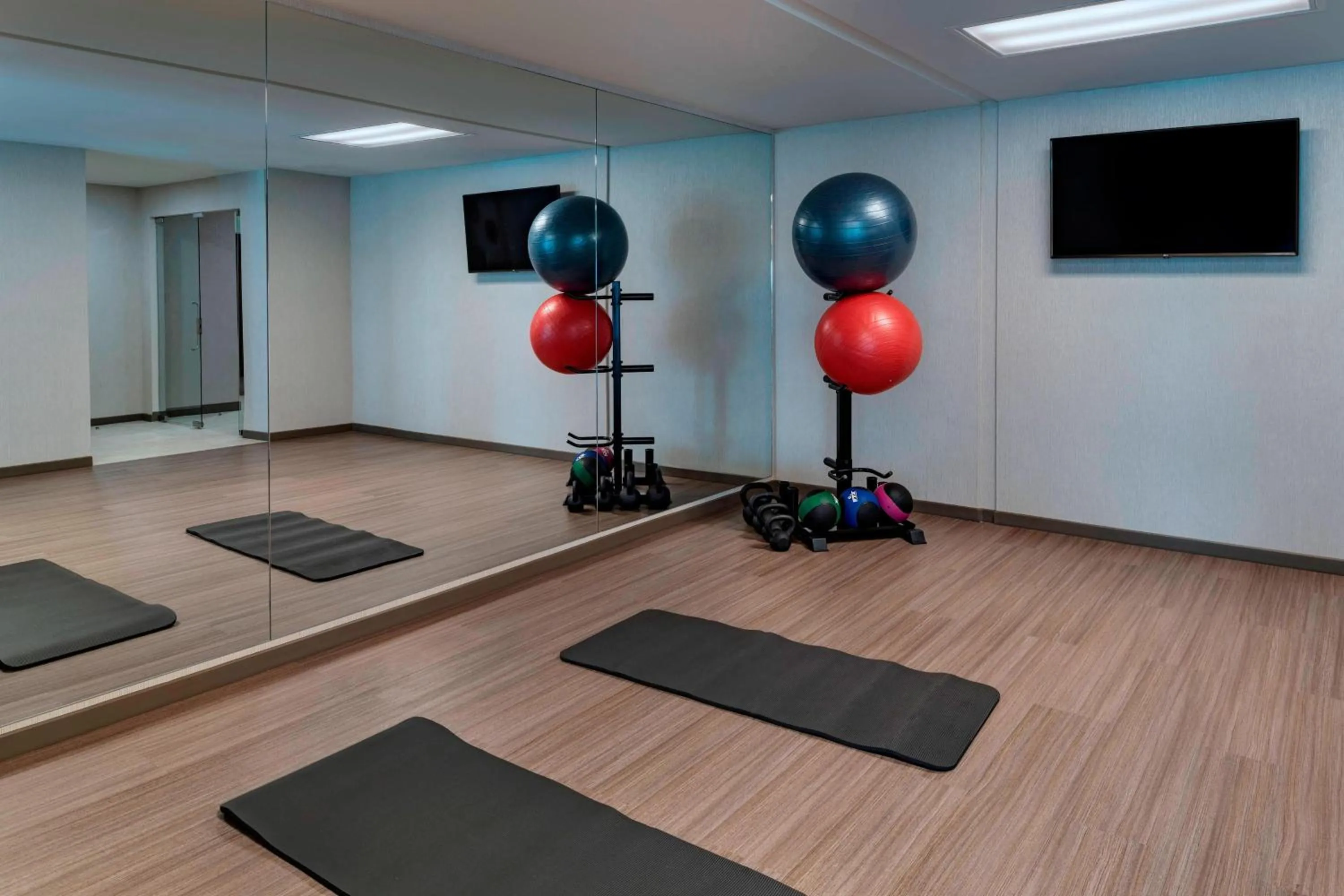 Fitness centre/facilities in AC Hotel by Marriott San Jose Escazu