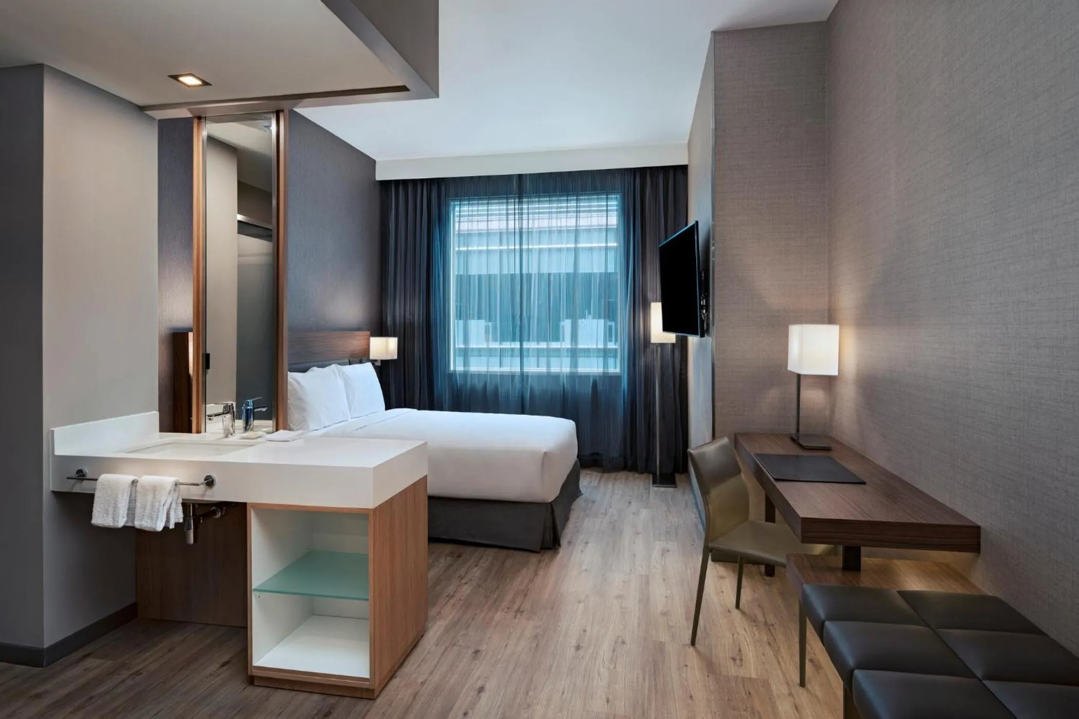 Facility for disabled guests, Bed in AC Hotel by Marriott San Jose Escazu