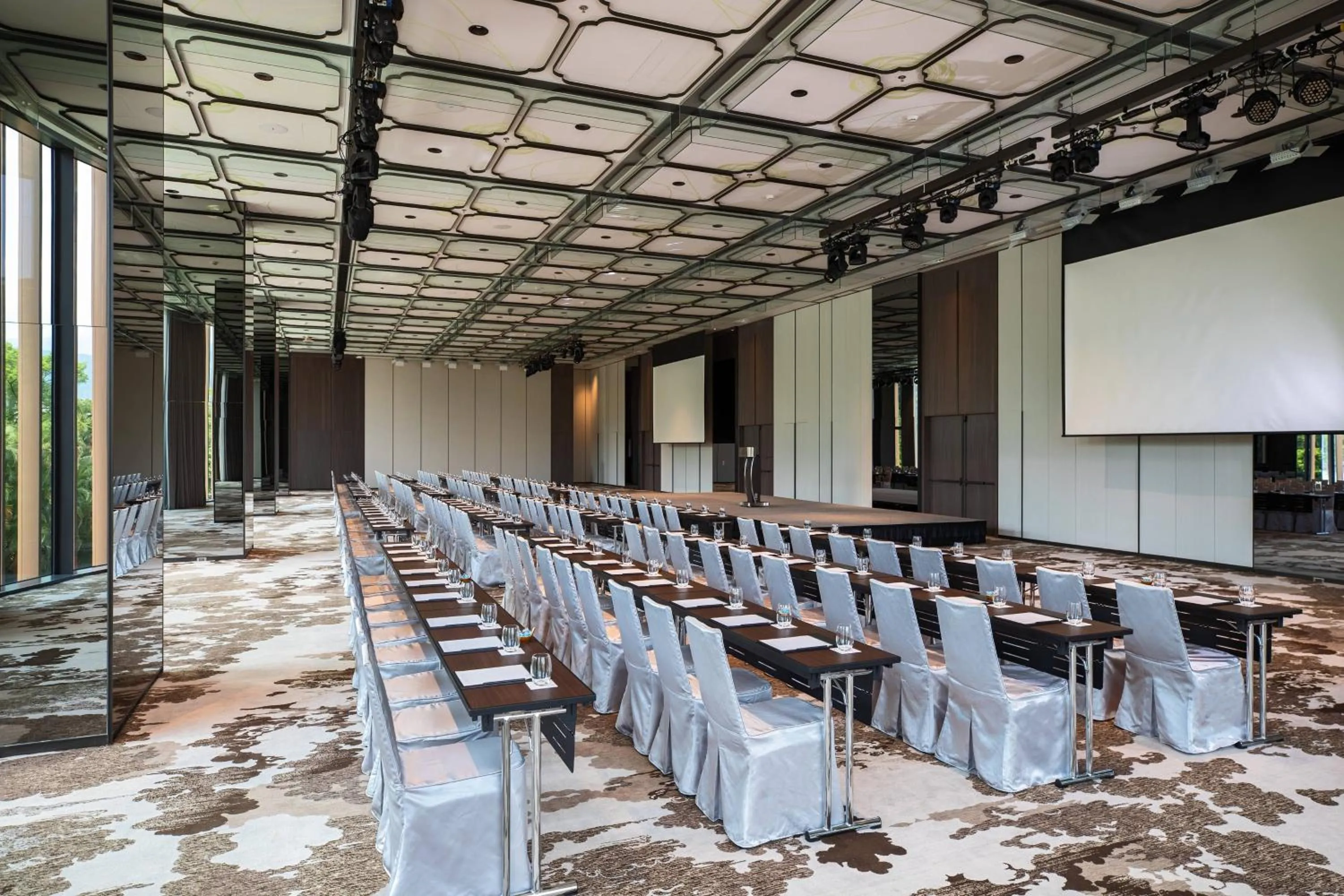 Meeting/conference room in Renaissance Taipei Shihlin Hotel