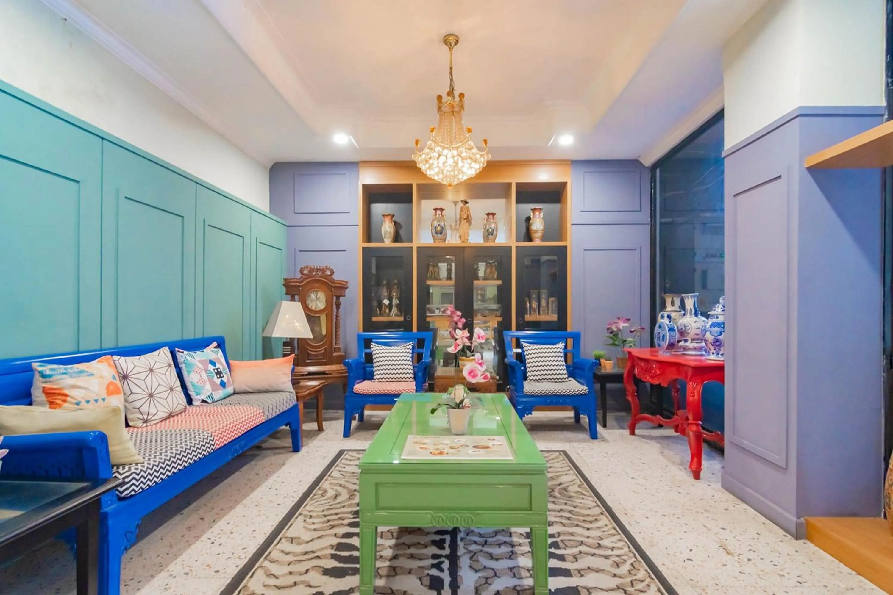 Living room in Cihampelas Hotel 2 Mitra RedDoorz