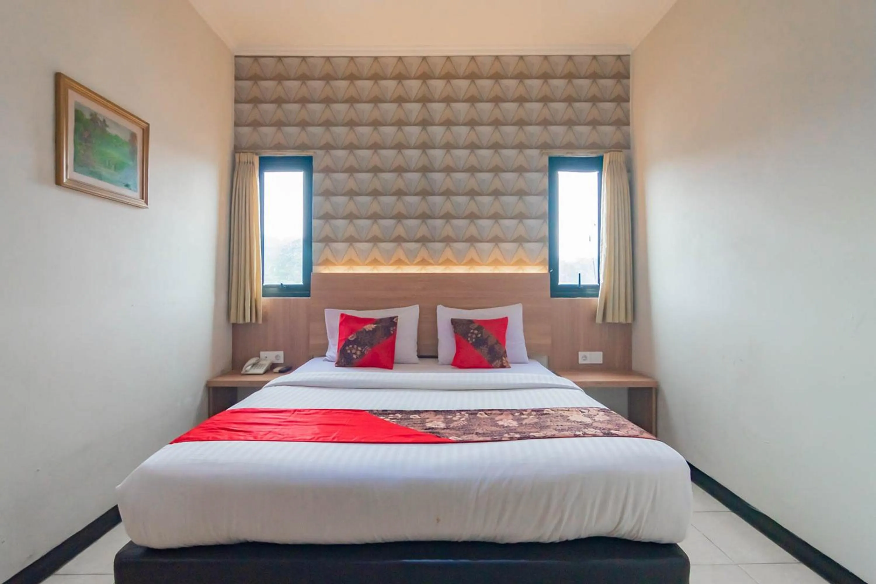 Bed in Cihampelas Hotel 2 Mitra RedDoorz