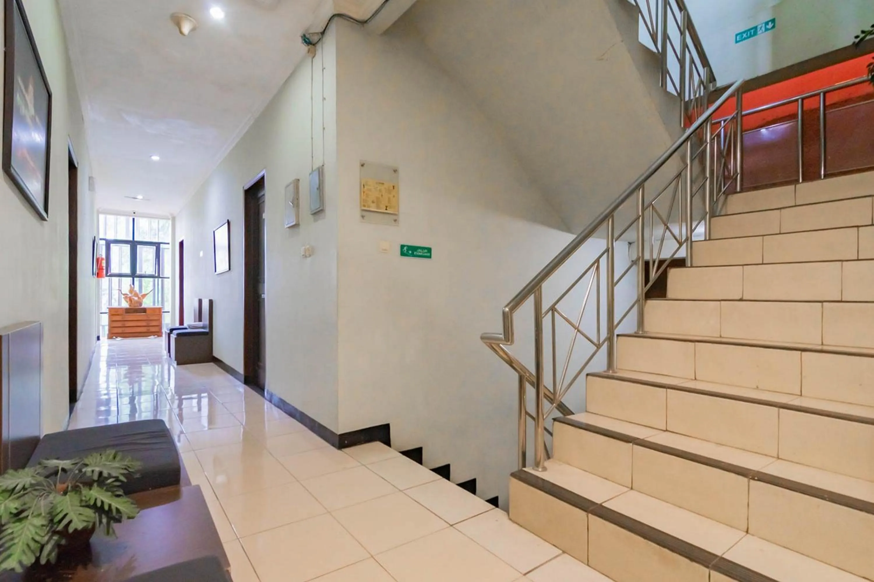 Other in Cihampelas Hotel 2 Mitra RedDoorz