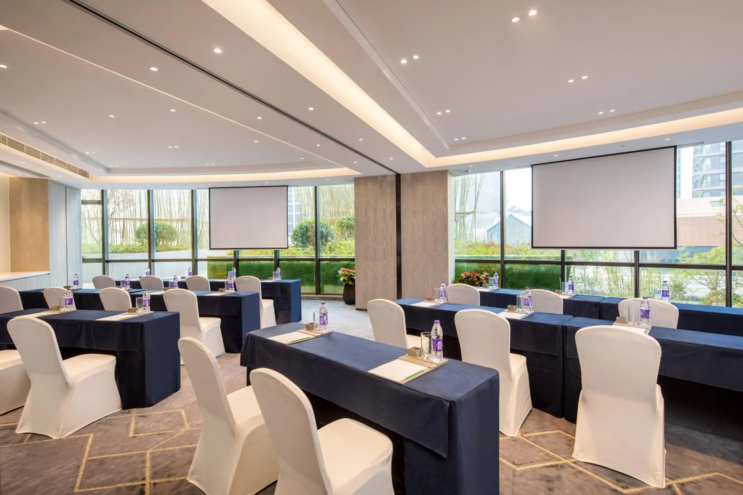 Meeting/conference room in Holiday Inn - Nanjing South Station by IHG