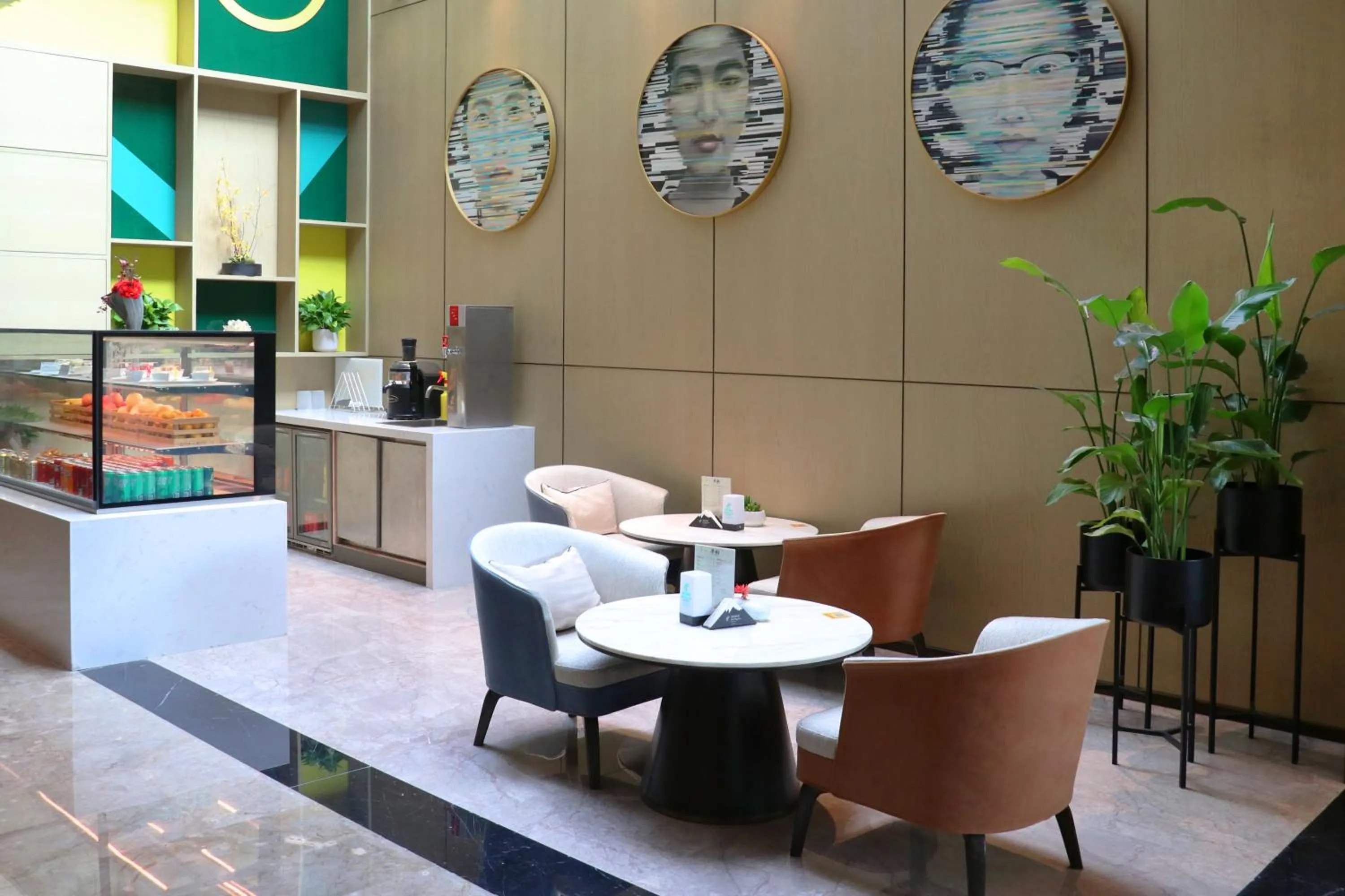 Seating area in Holiday Inn - Nanjing South Station by IHG