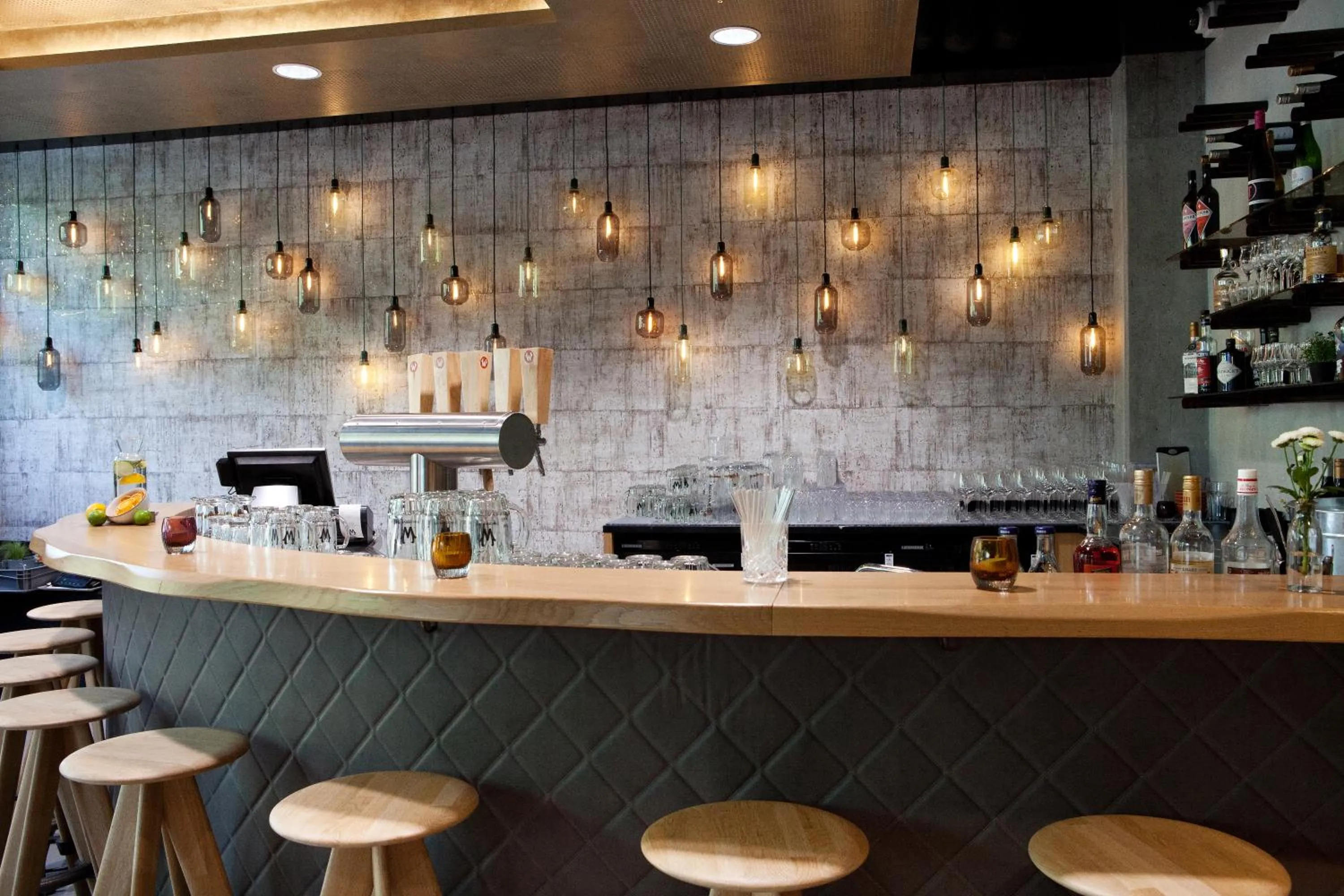 Restaurant/places to eat in Hotel Indigo Berlin - East Side Gallery