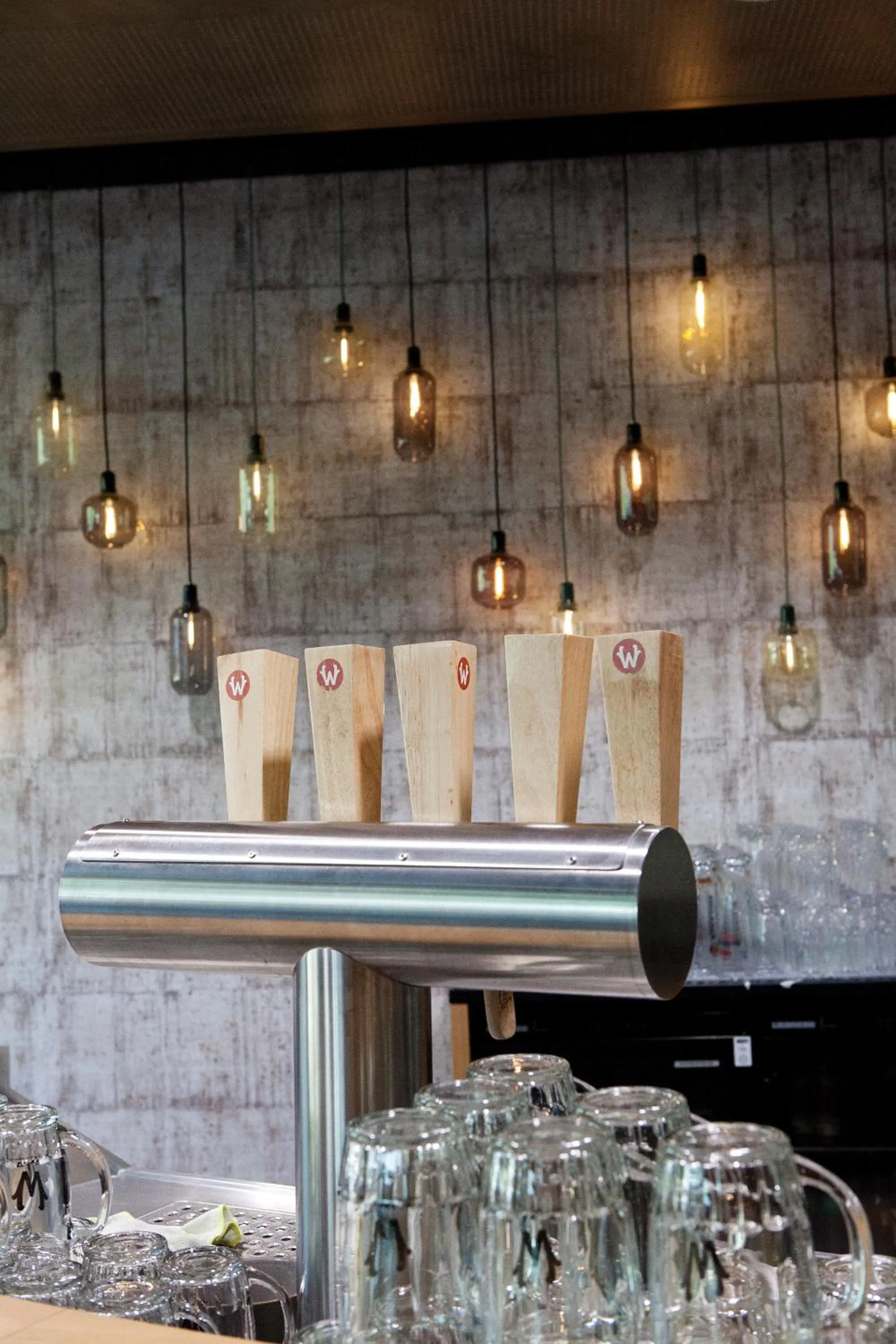 Lounge or bar in Hotel Indigo Berlin - East Side Gallery