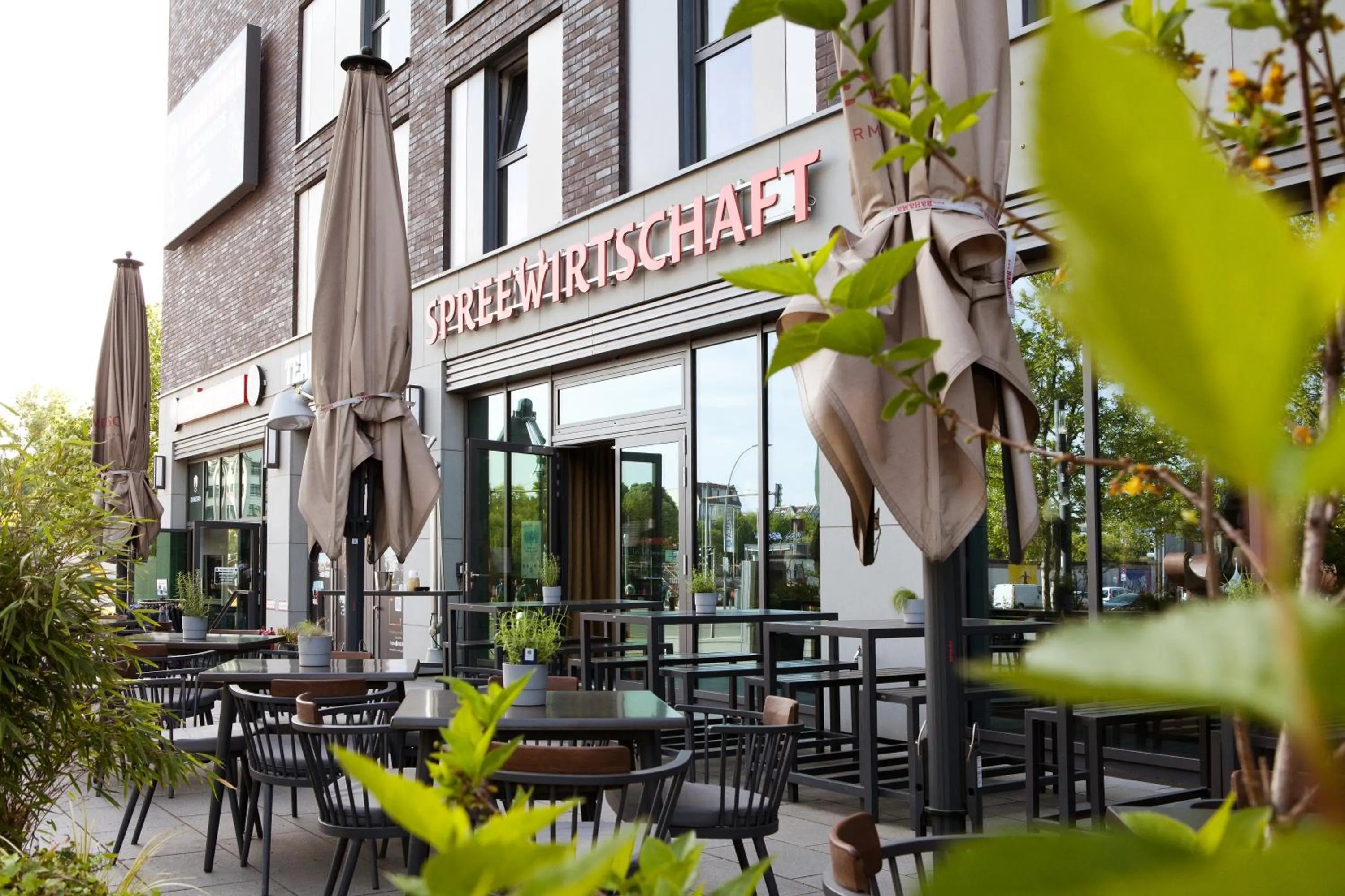 Restaurant/places to eat in Hotel Indigo Berlin - East Side Gallery