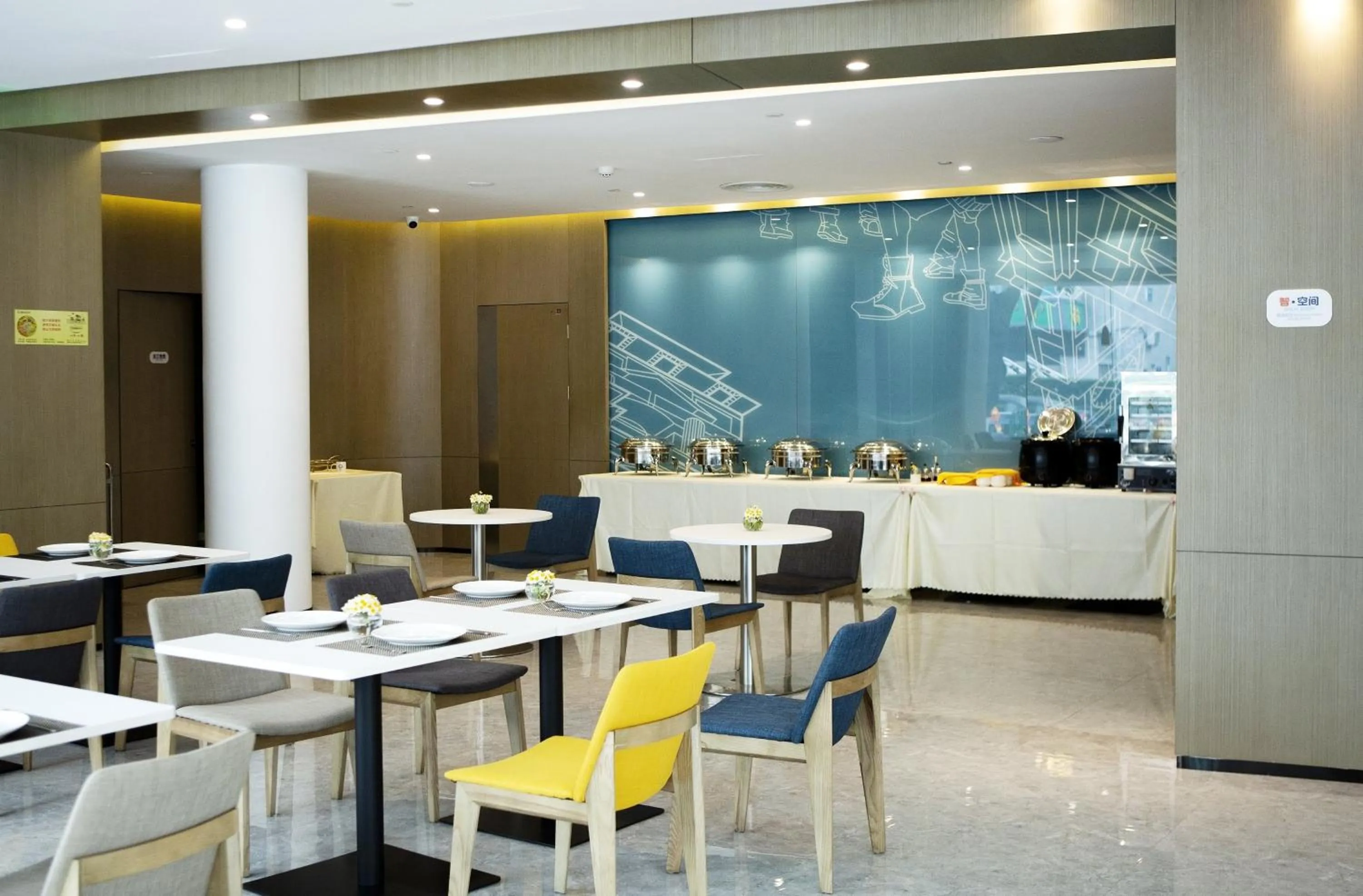 Restaurant/places to eat in Holiday Inn Express - Xiamen City Center by IHG