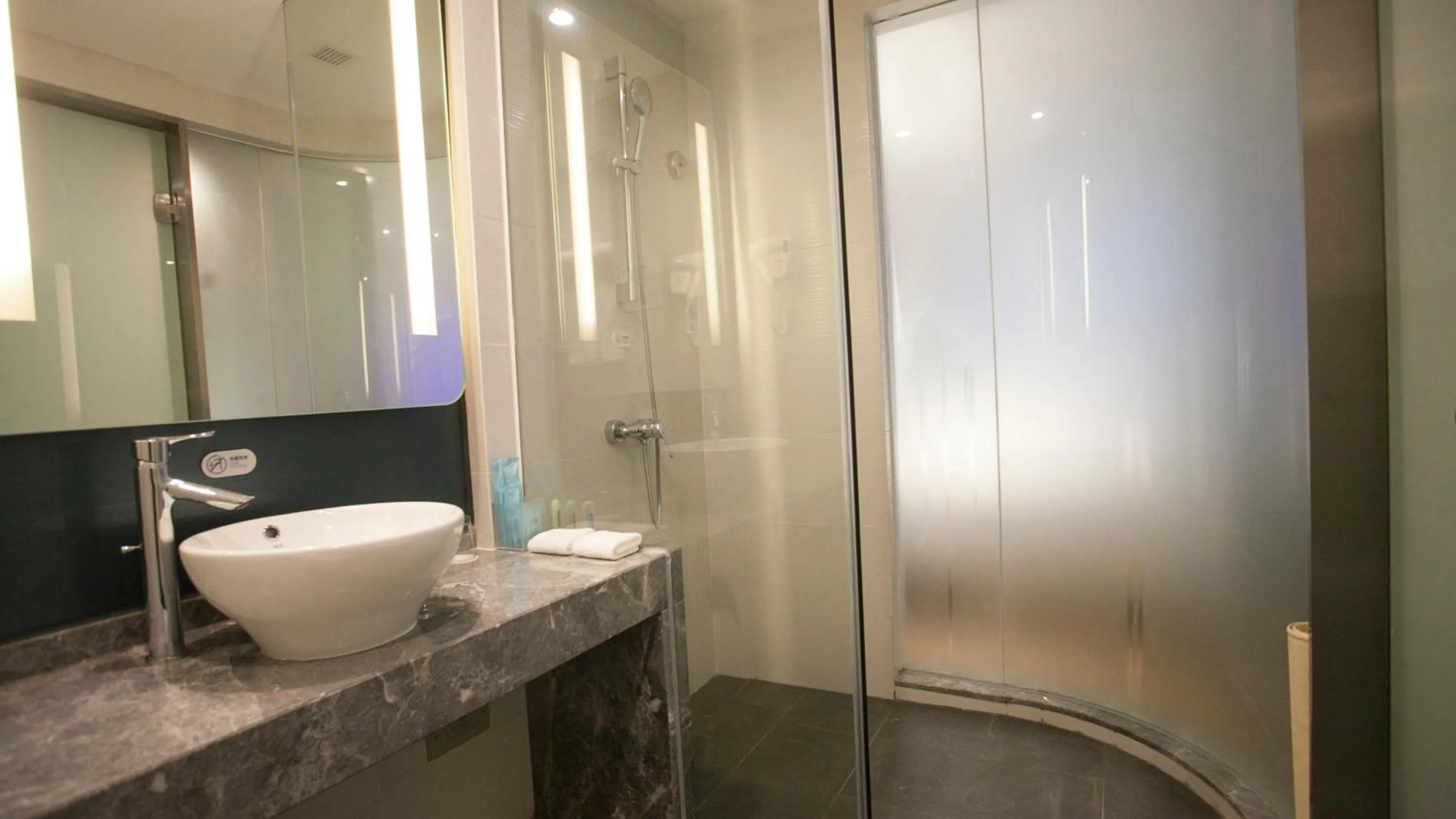 Photo of the whole room in Holiday Inn Express - Xiamen City Center by IHG