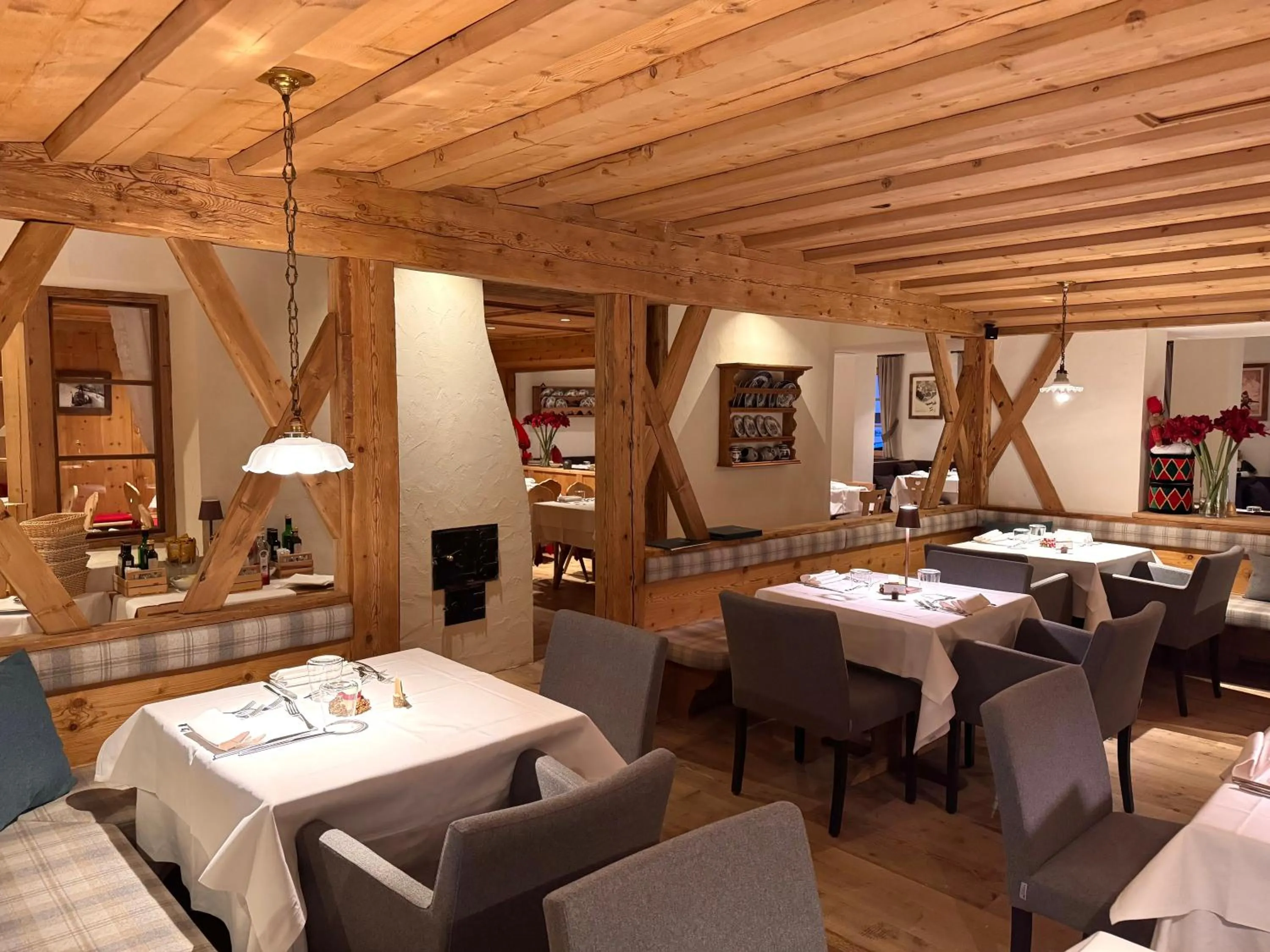 Restaurant/places to eat in Hotel Gran Fanes