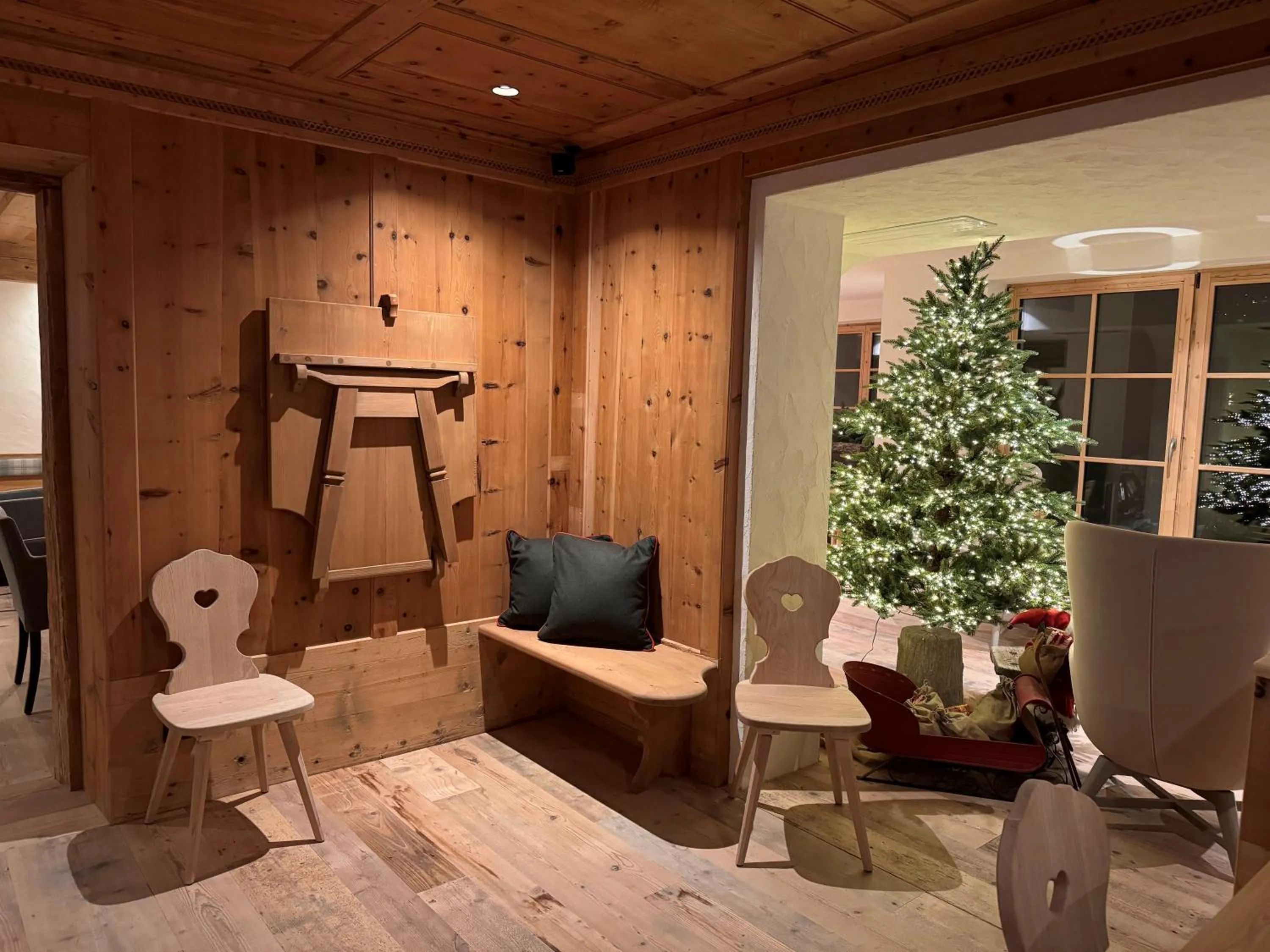 Seating area in Hotel Gran Fanes