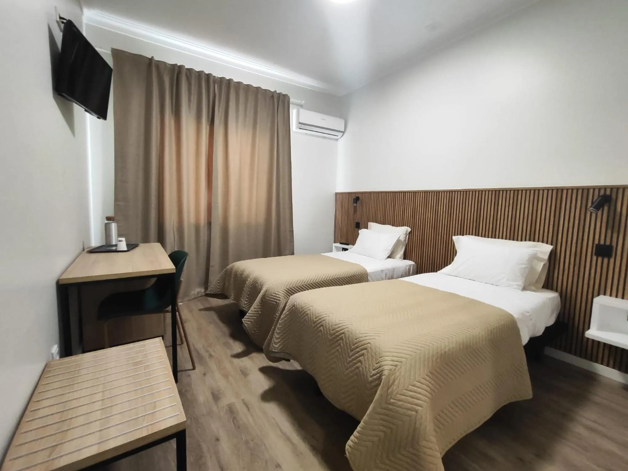 Twin Room in Residencial Centro Comercial Avenida Bragashopping