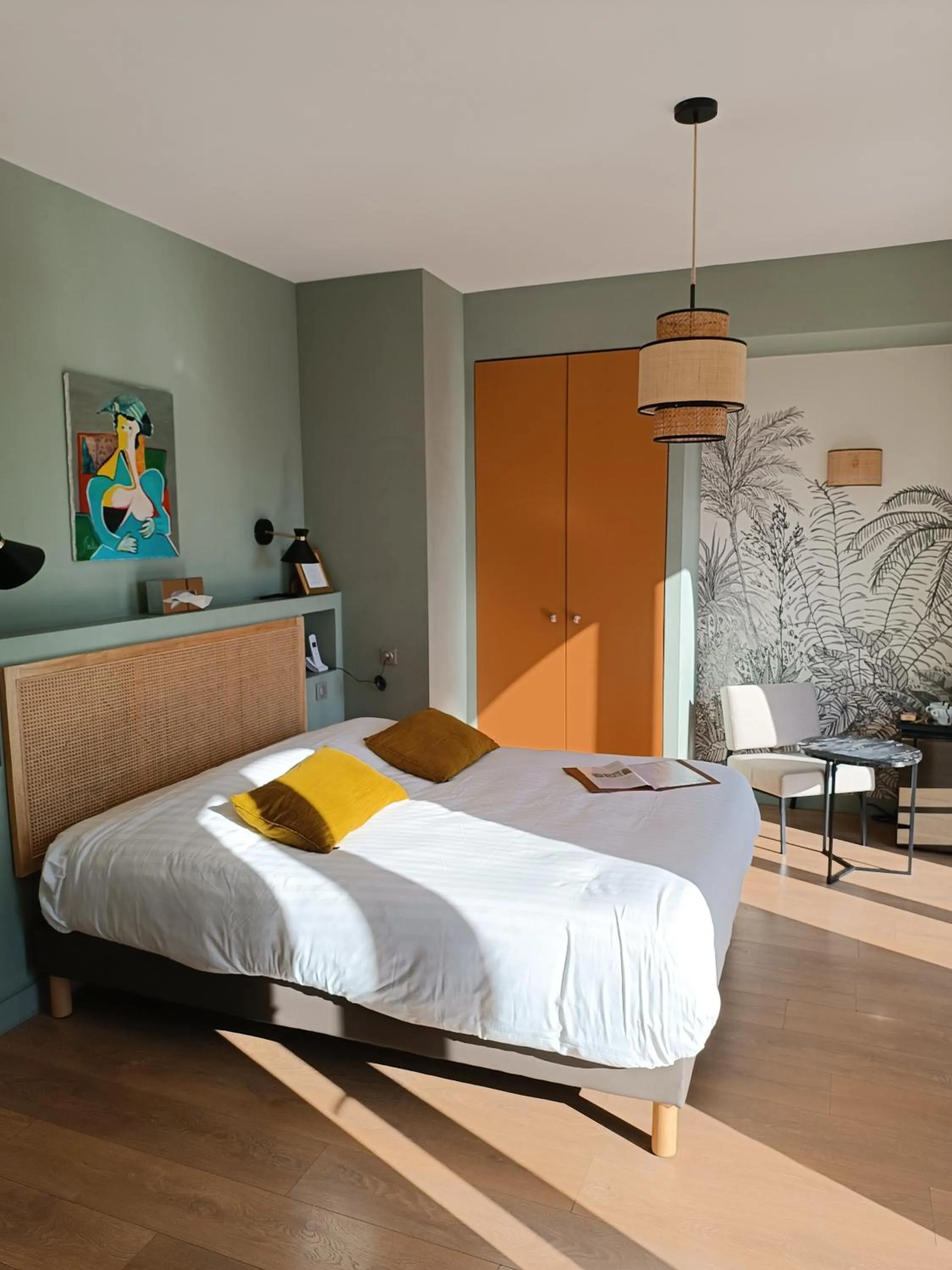 Photo of the whole room, Bed in Les Galets Hôtel et B&B