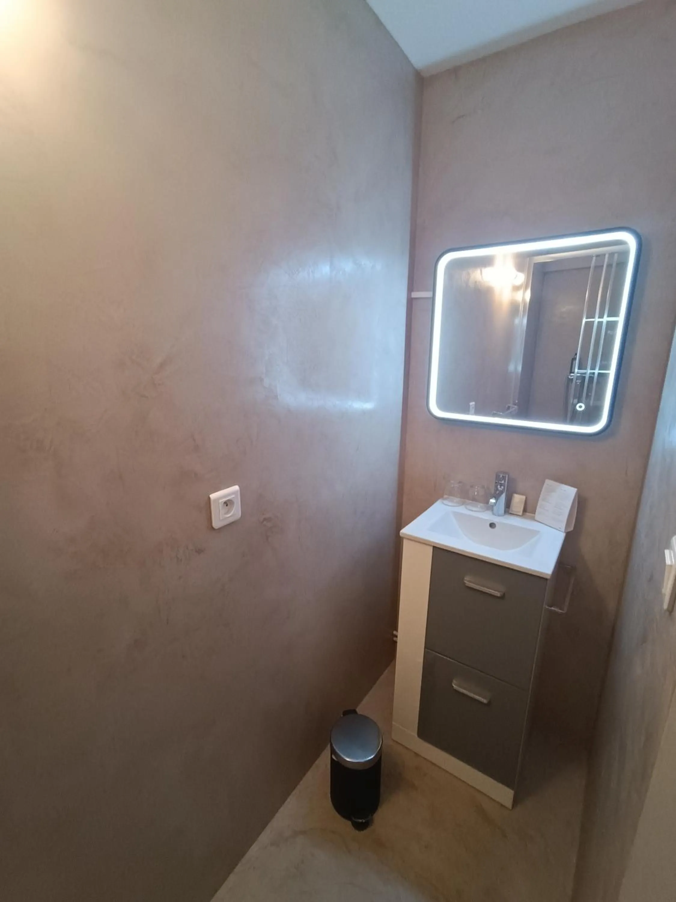 Bathroom in Les Galets Hôtel et B&B