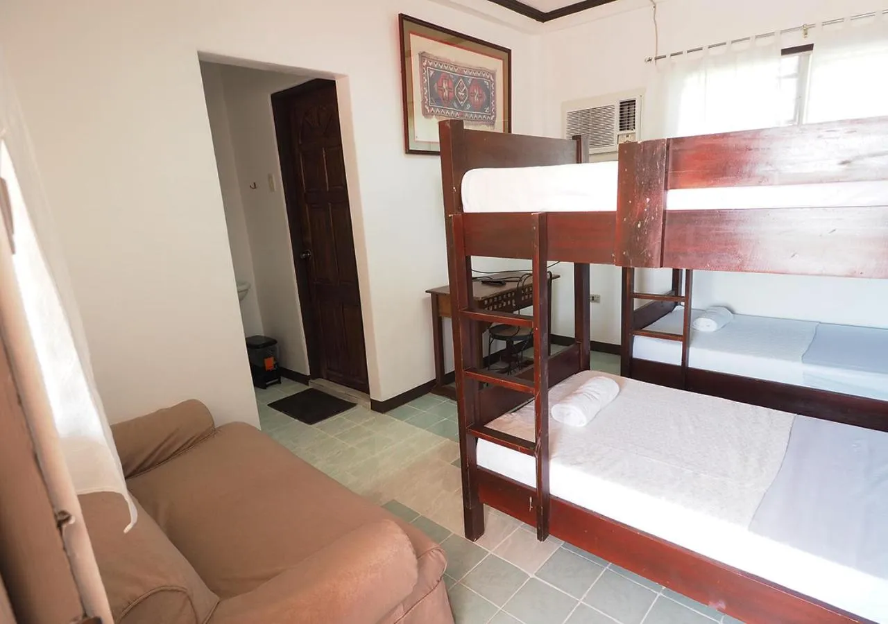 bunk bed, Bed in Balay Travel Lodge