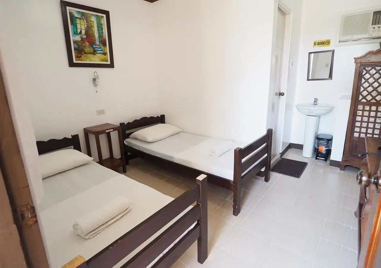 Budget Double Room in Balay Travel Lodge Budget Double Room in Balay Travel Lodge