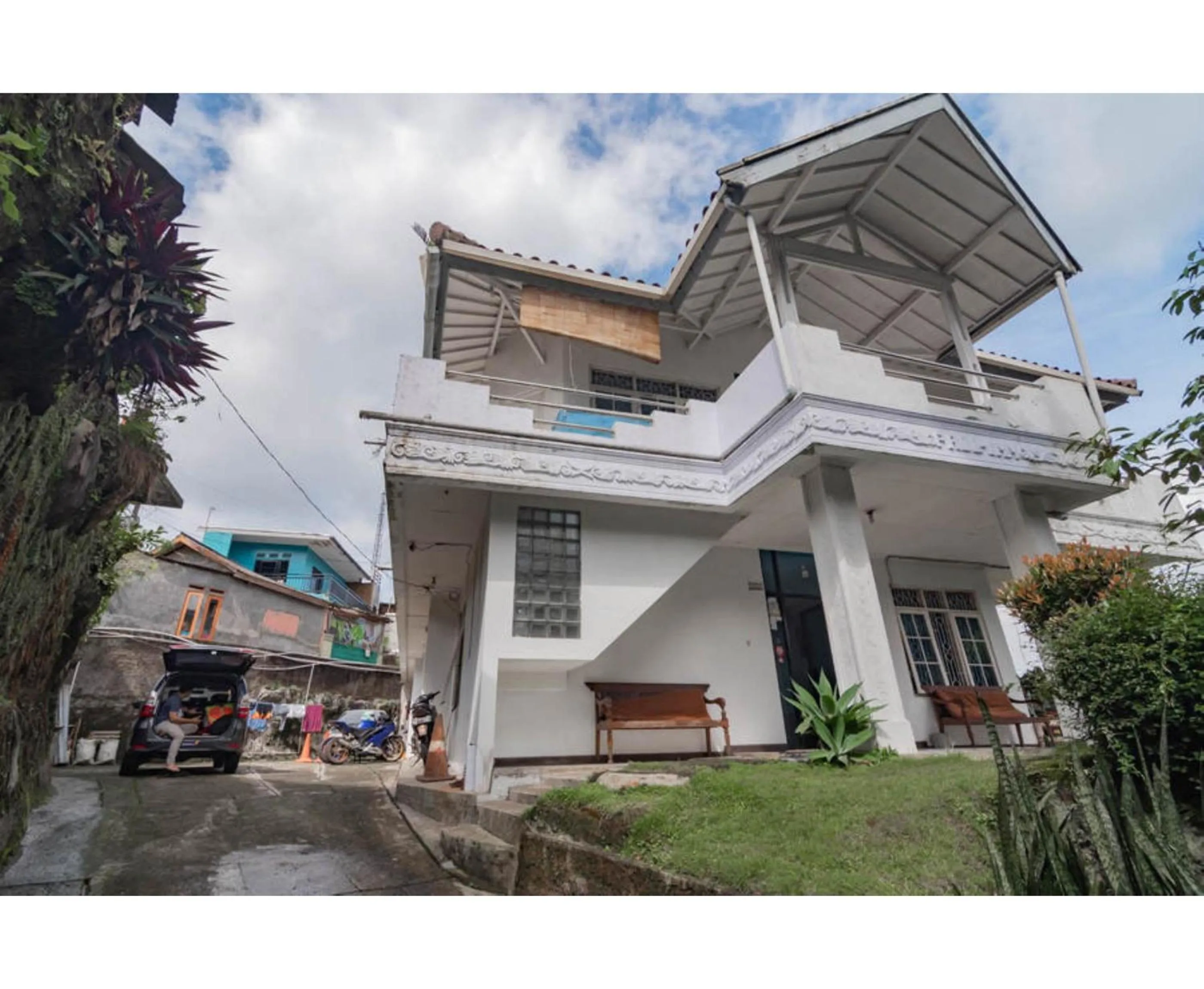 Property building in Pall Inn Puncak Mitra RedDoorz