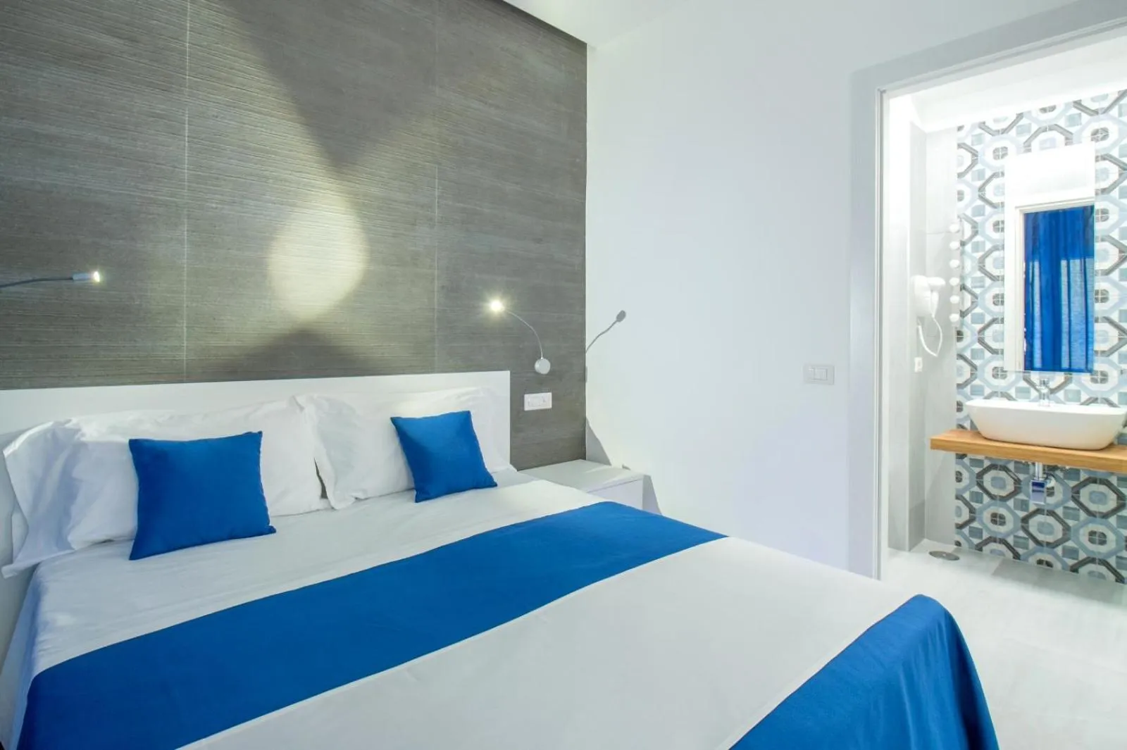 Bathroom, Bed in Il Siculo