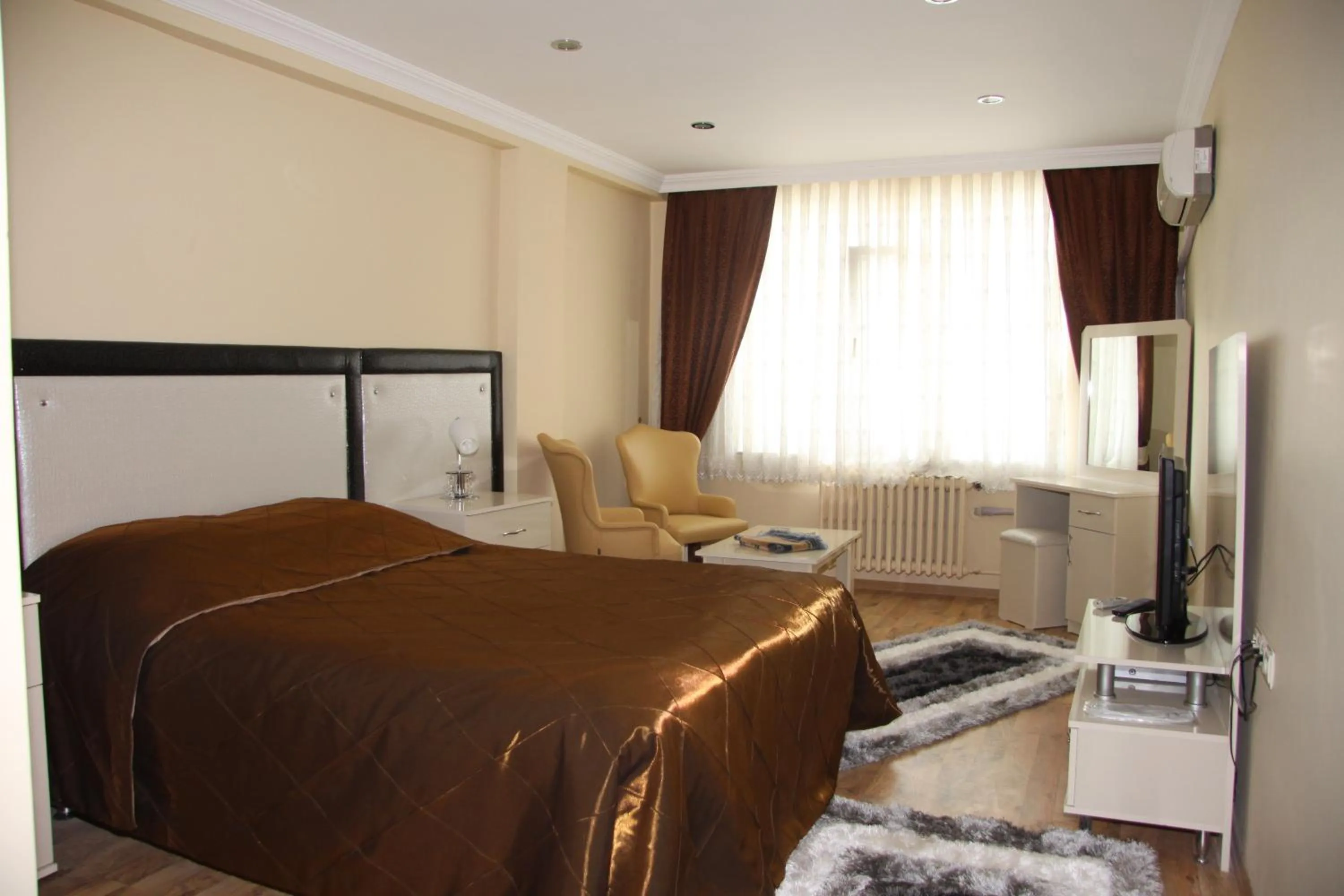 Photo of the whole room in Cmr Aydogan Hotel