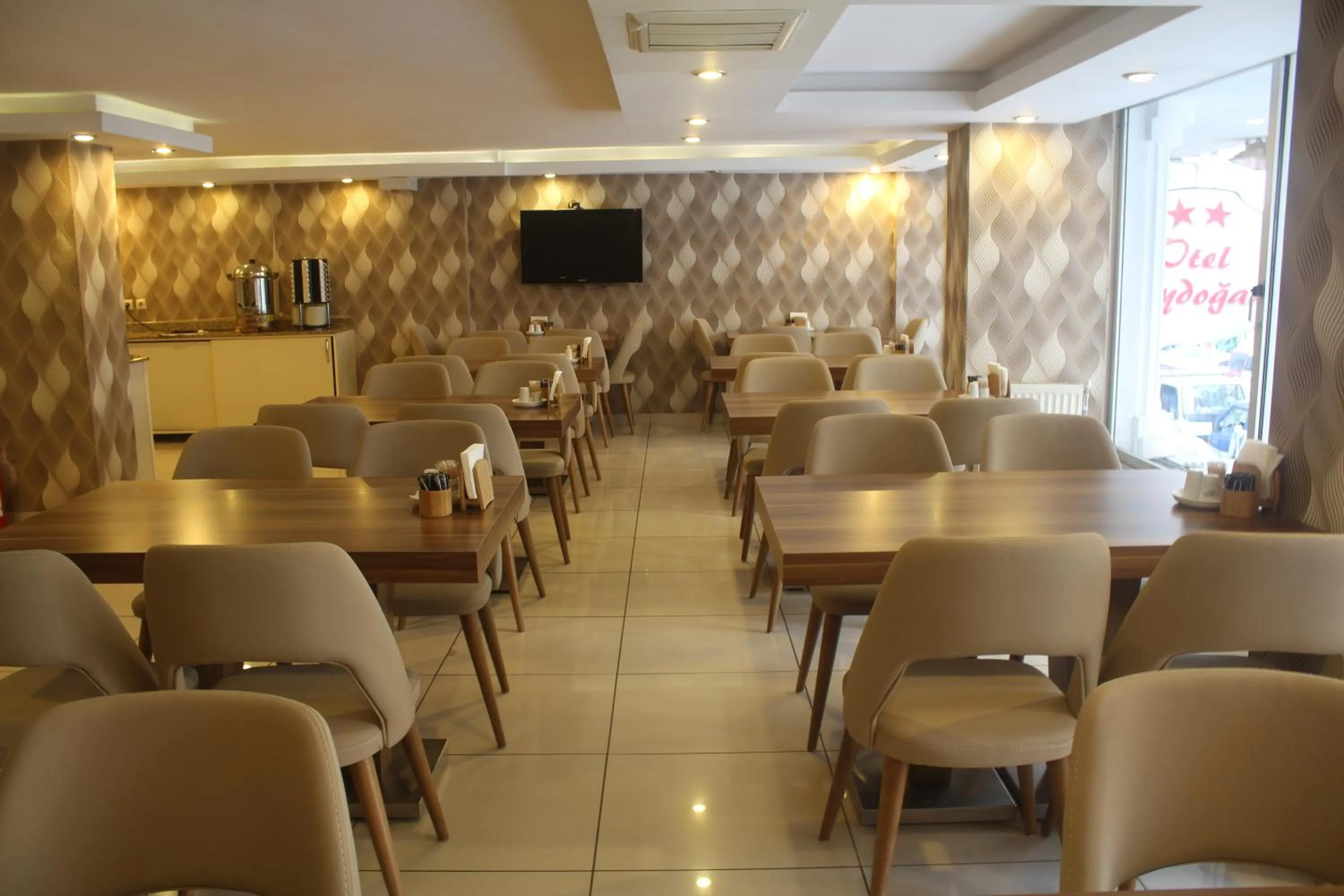 Restaurant/places to eat in Cmr Aydogan Hotel