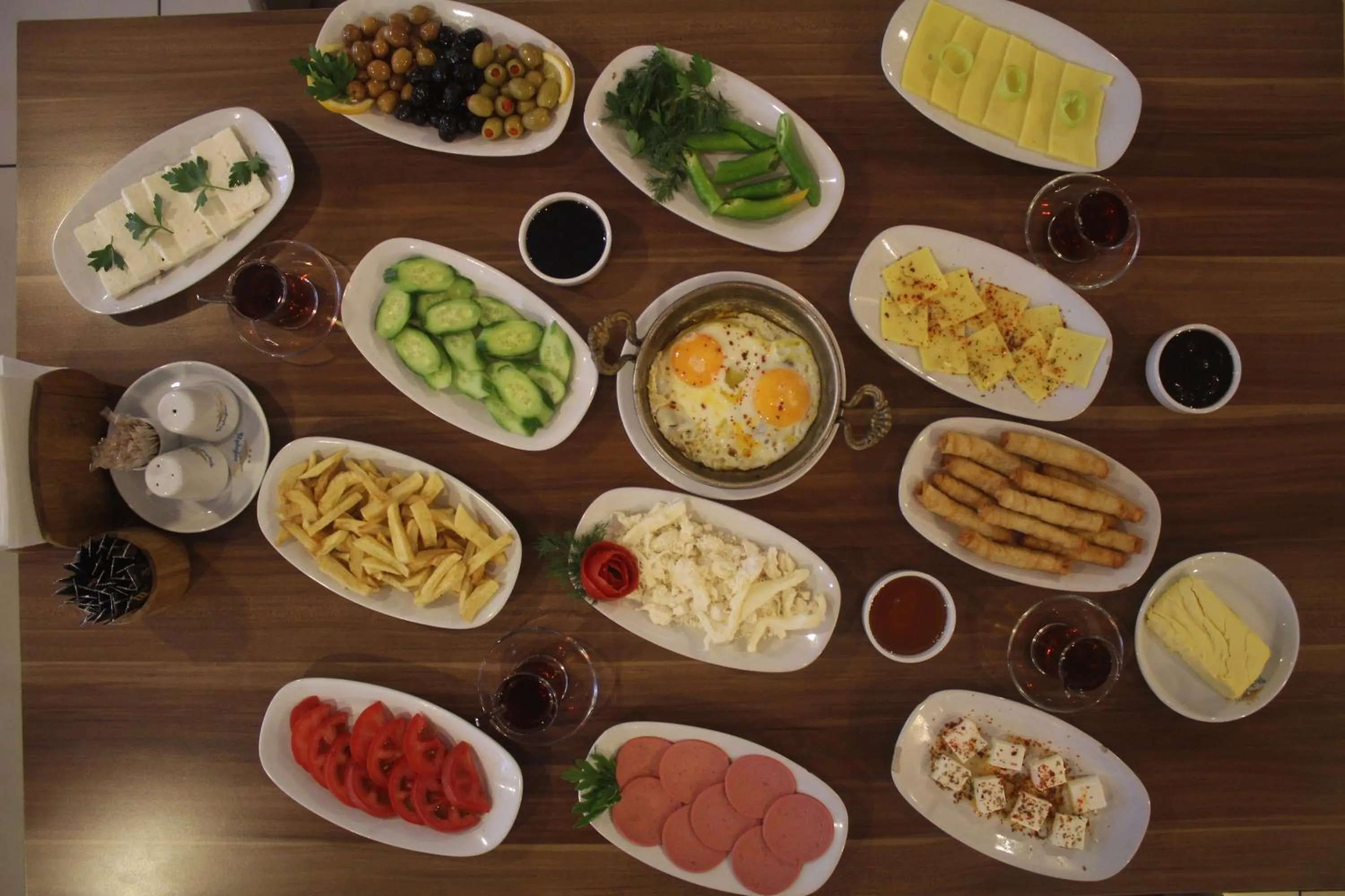 Food and drinks in Cmr Aydogan Hotel