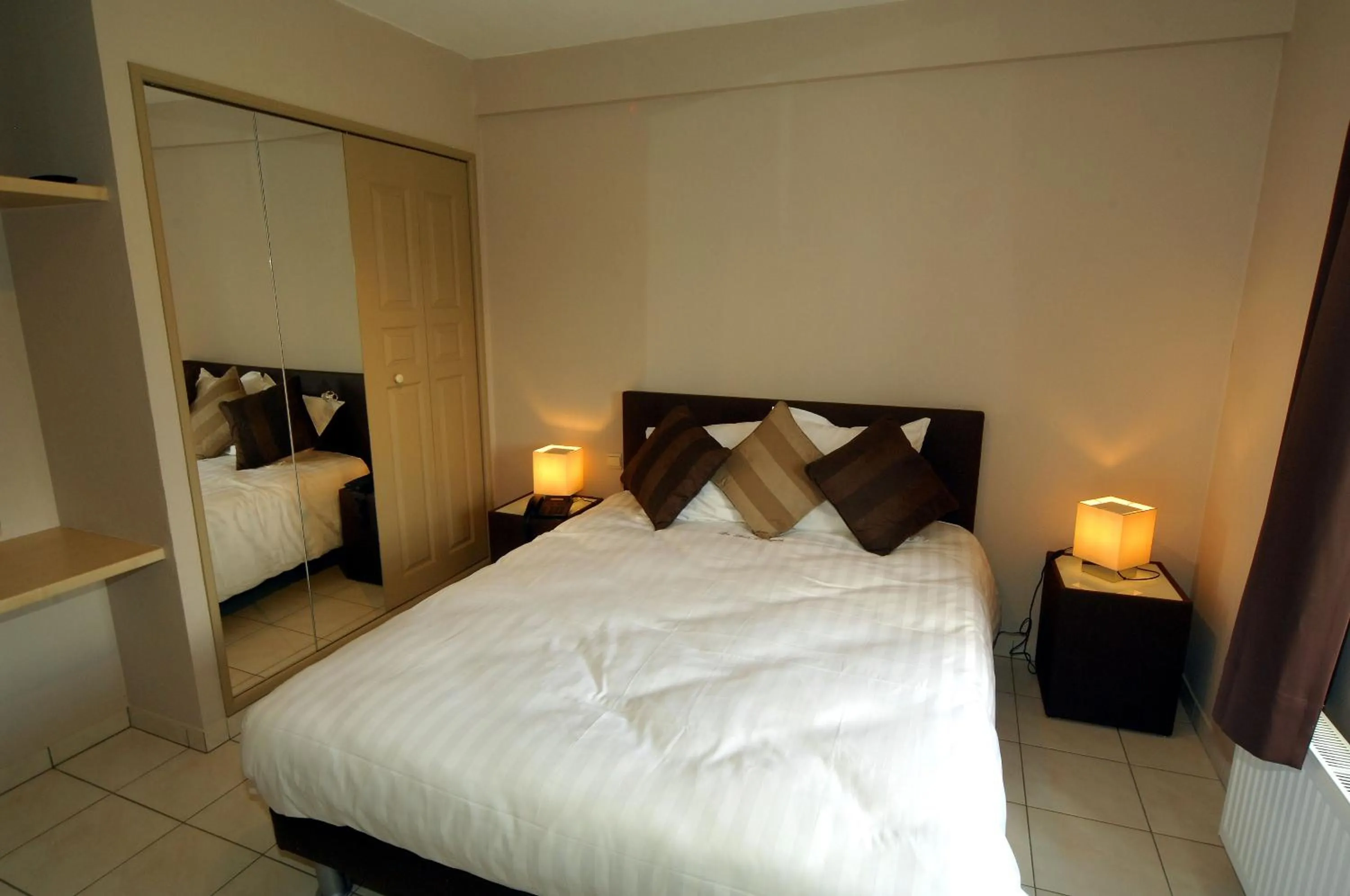 Bed in Hôtel Le Saint Loup