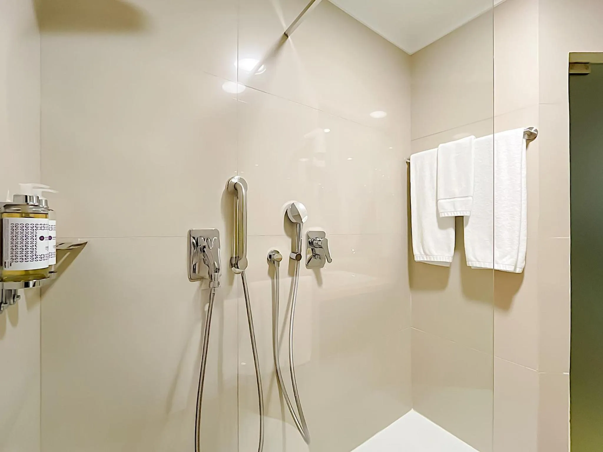 Shower in Santa Eulalia Hotel & Spa