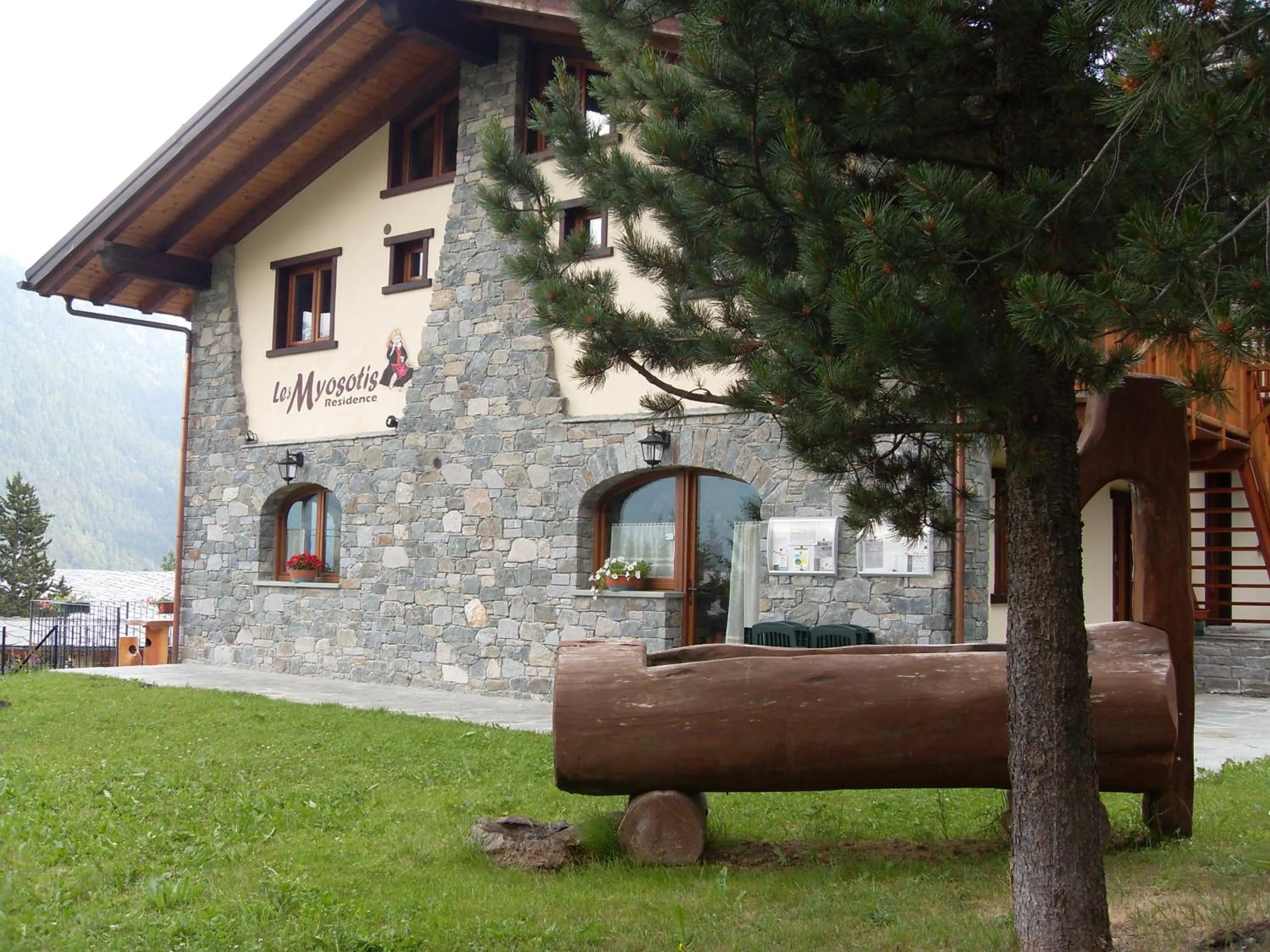 Facade/entrance in Residence Les Myosotis