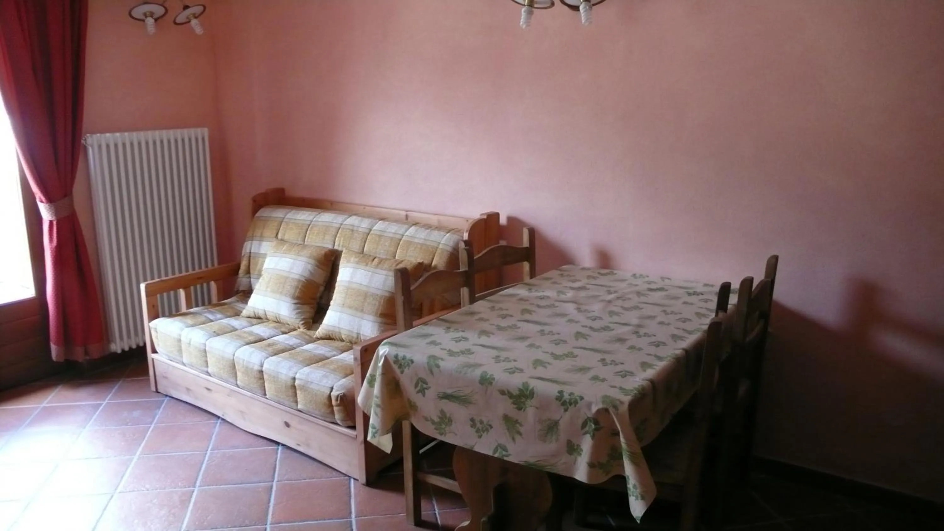 Dining area, Bed in Residence Les Myosotis