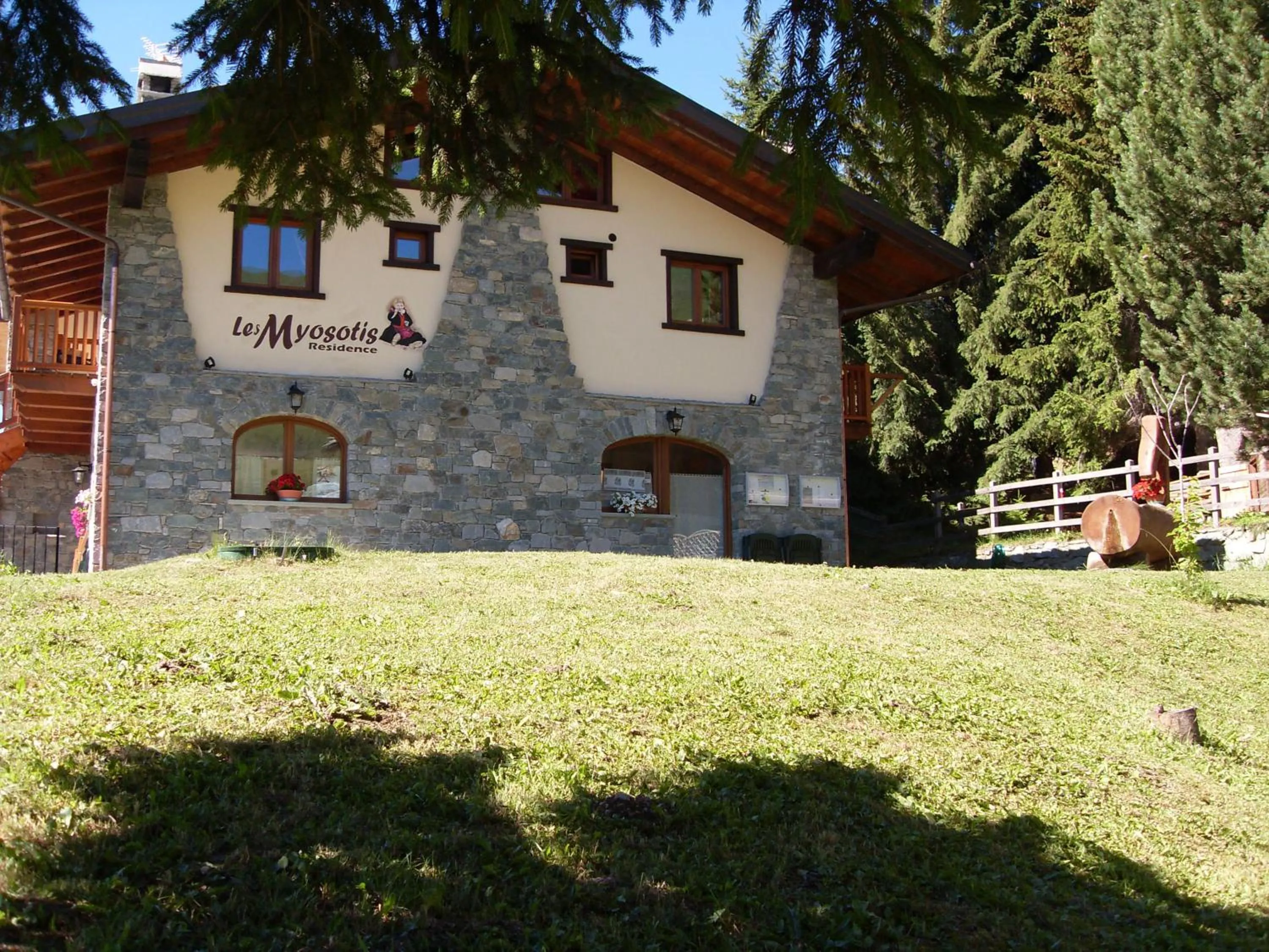 Facade/entrance in Residence Les Myosotis
