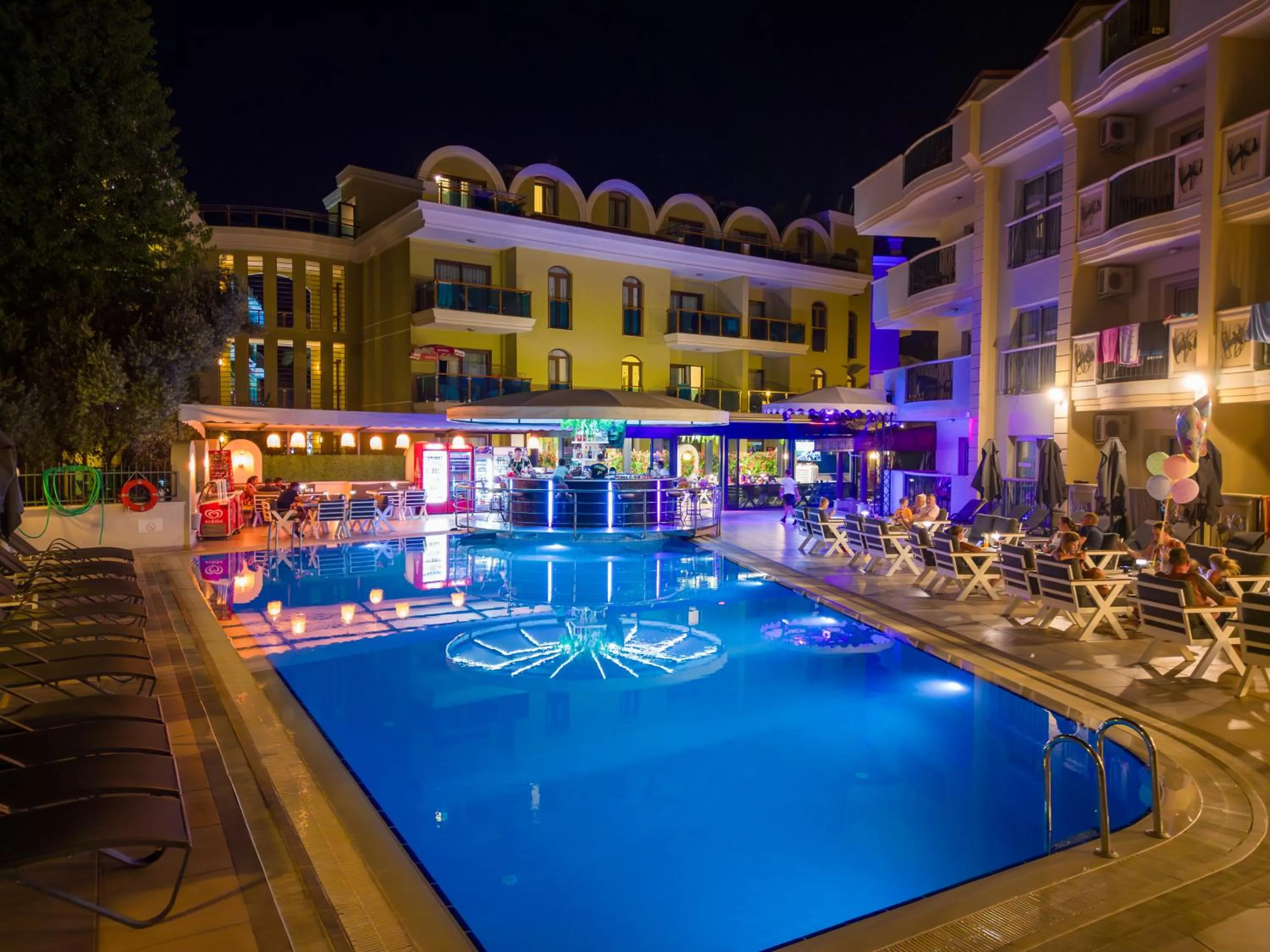 Club Karakas Apart Otel