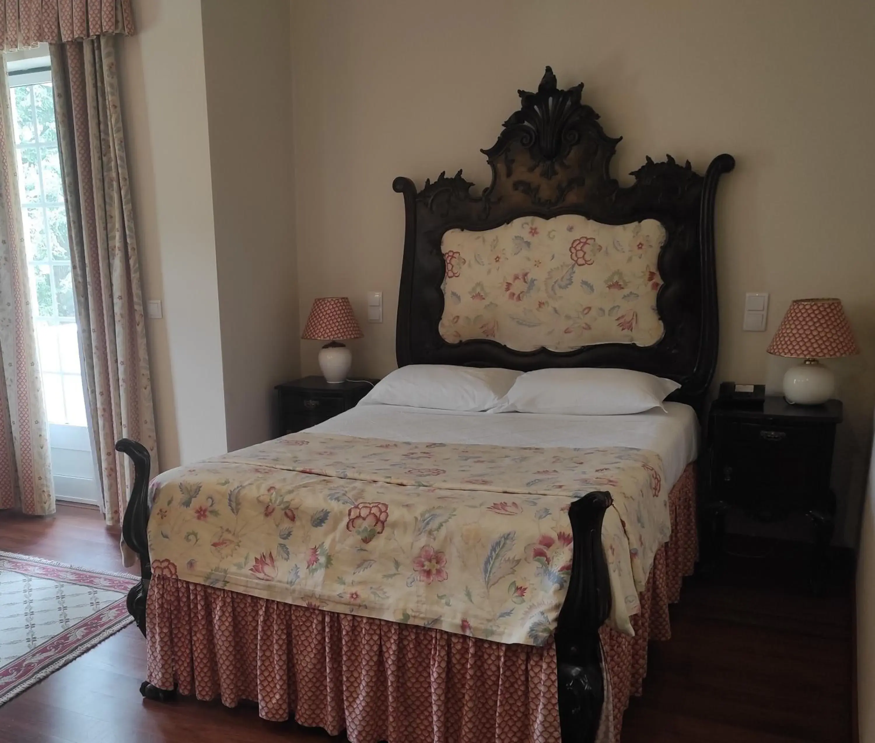 Single Room with Balcony in Hotel Urgeirica Single Room with Balcony in Hotel Urgeirica