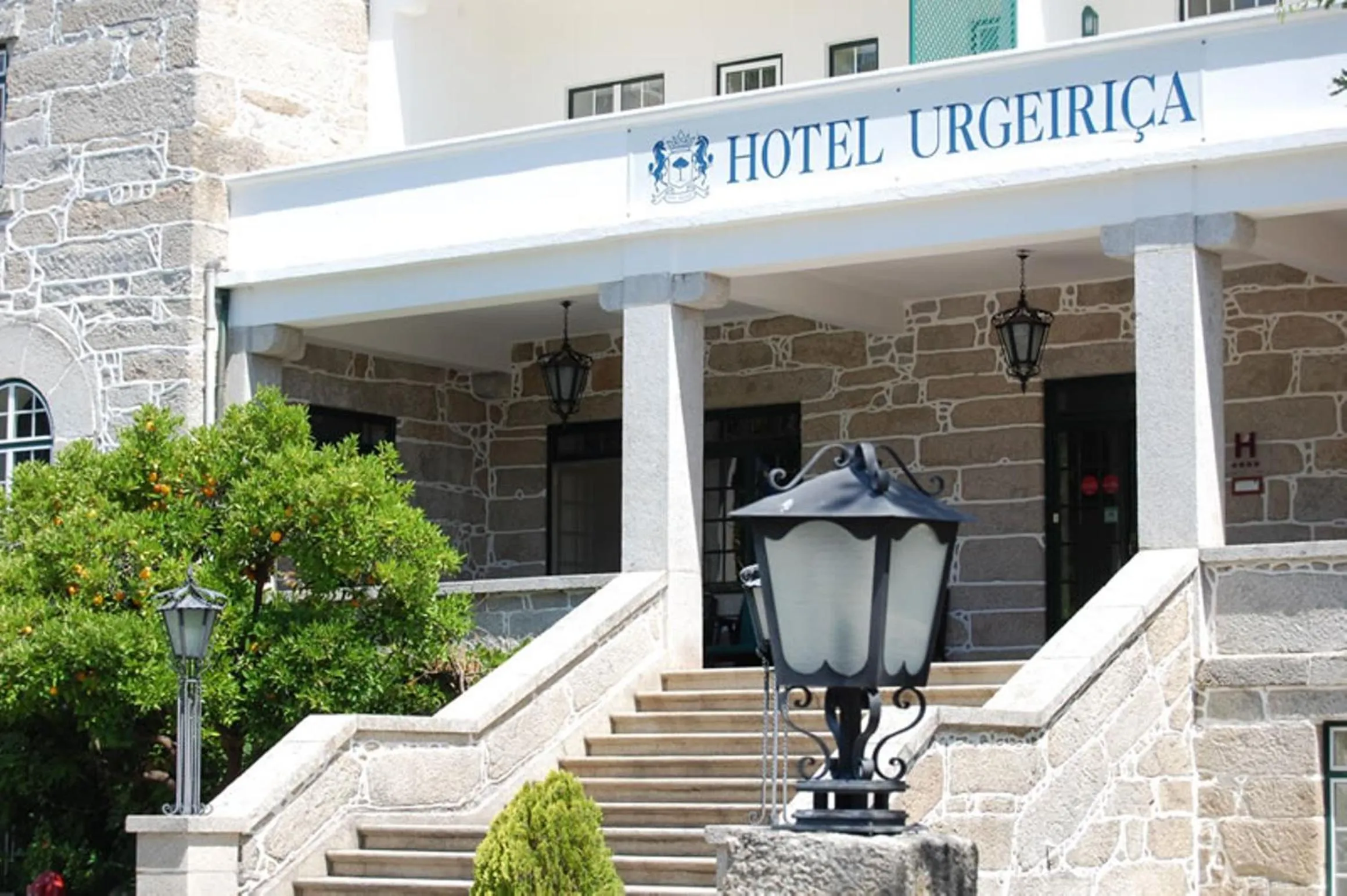 Facade/entrance in Hotel Urgeirica