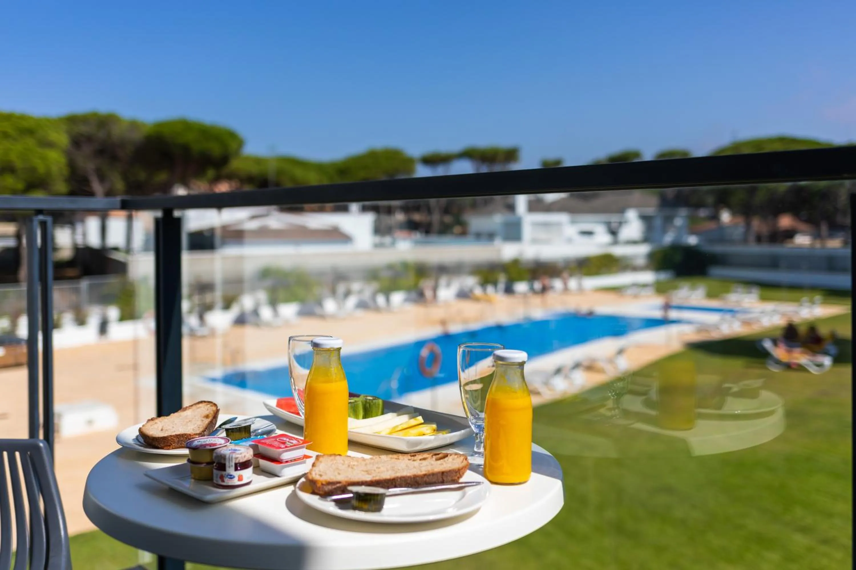 Day in Complejo Al Sur - by Grupo Tribu