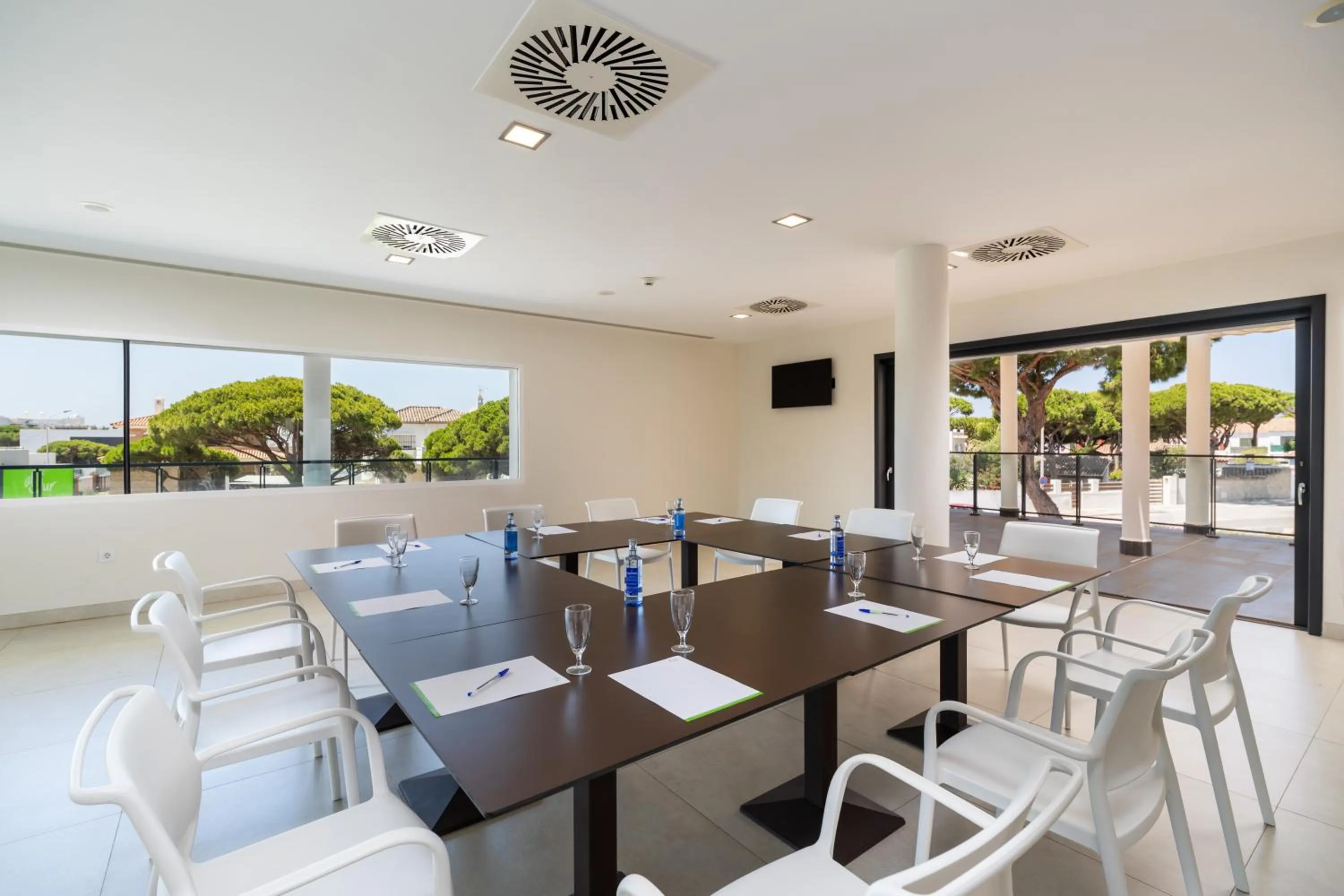 Day in Complejo Al Sur - by Grupo Tribu