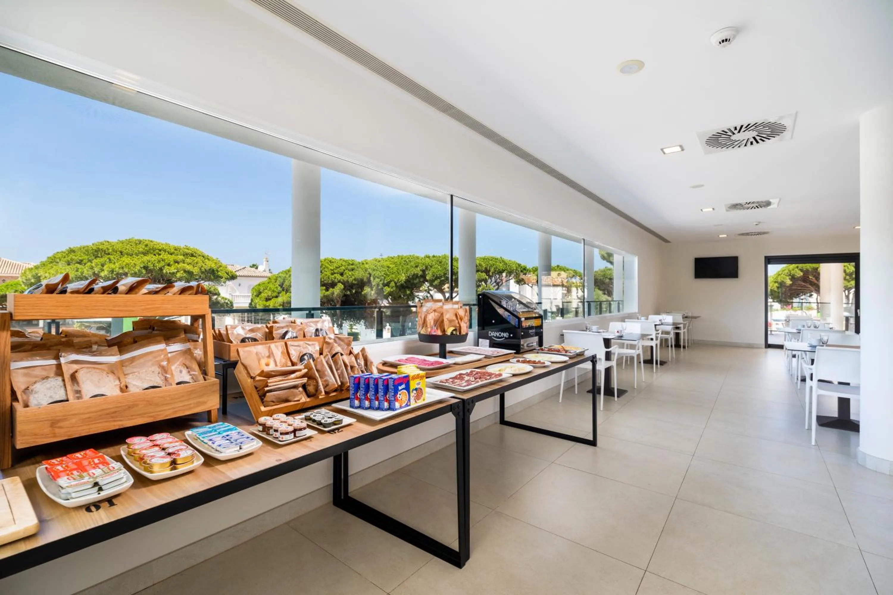 Day in Complejo Al Sur - by Grupo Tribu