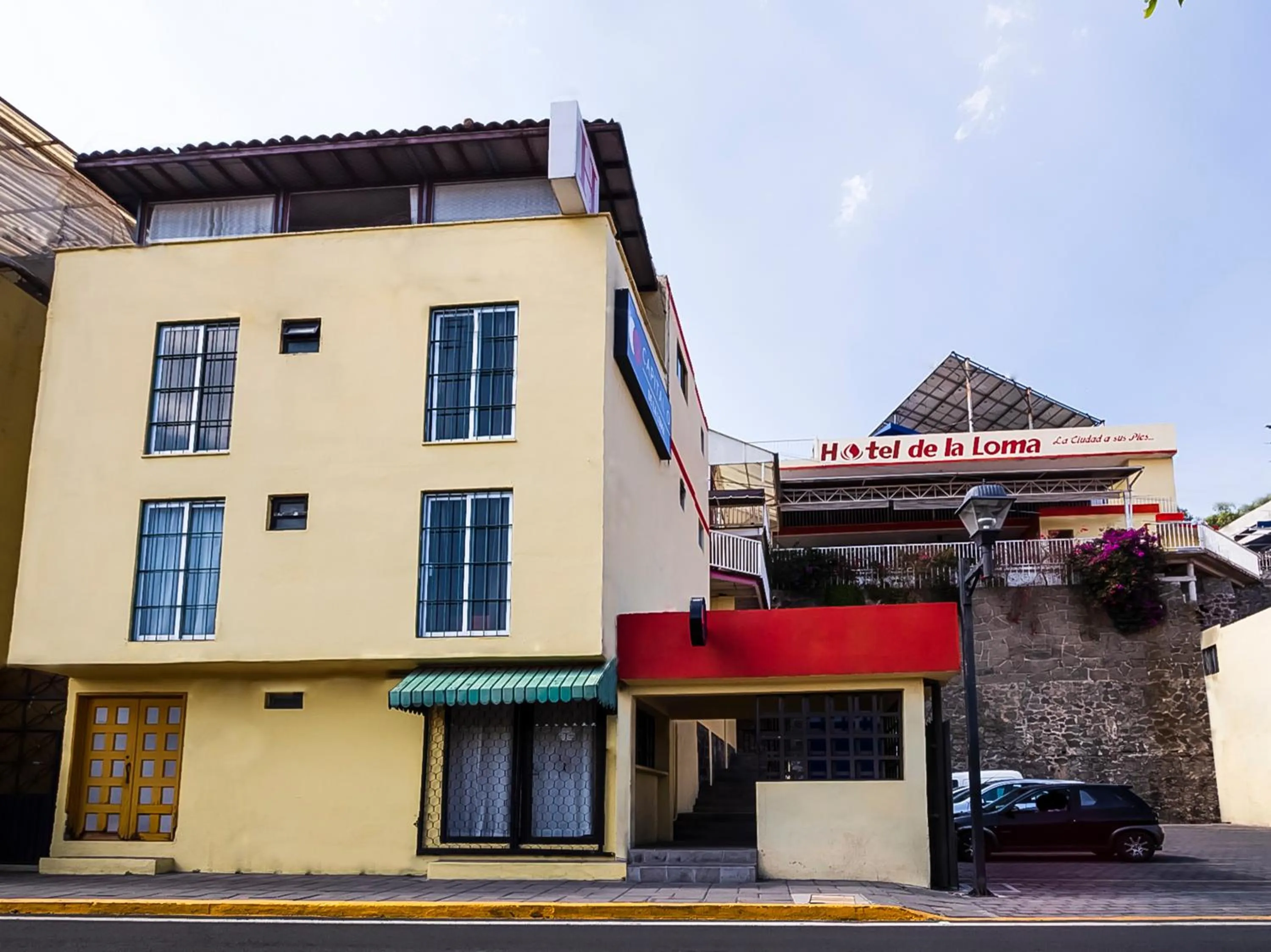 Property building in Hotel De La Loma