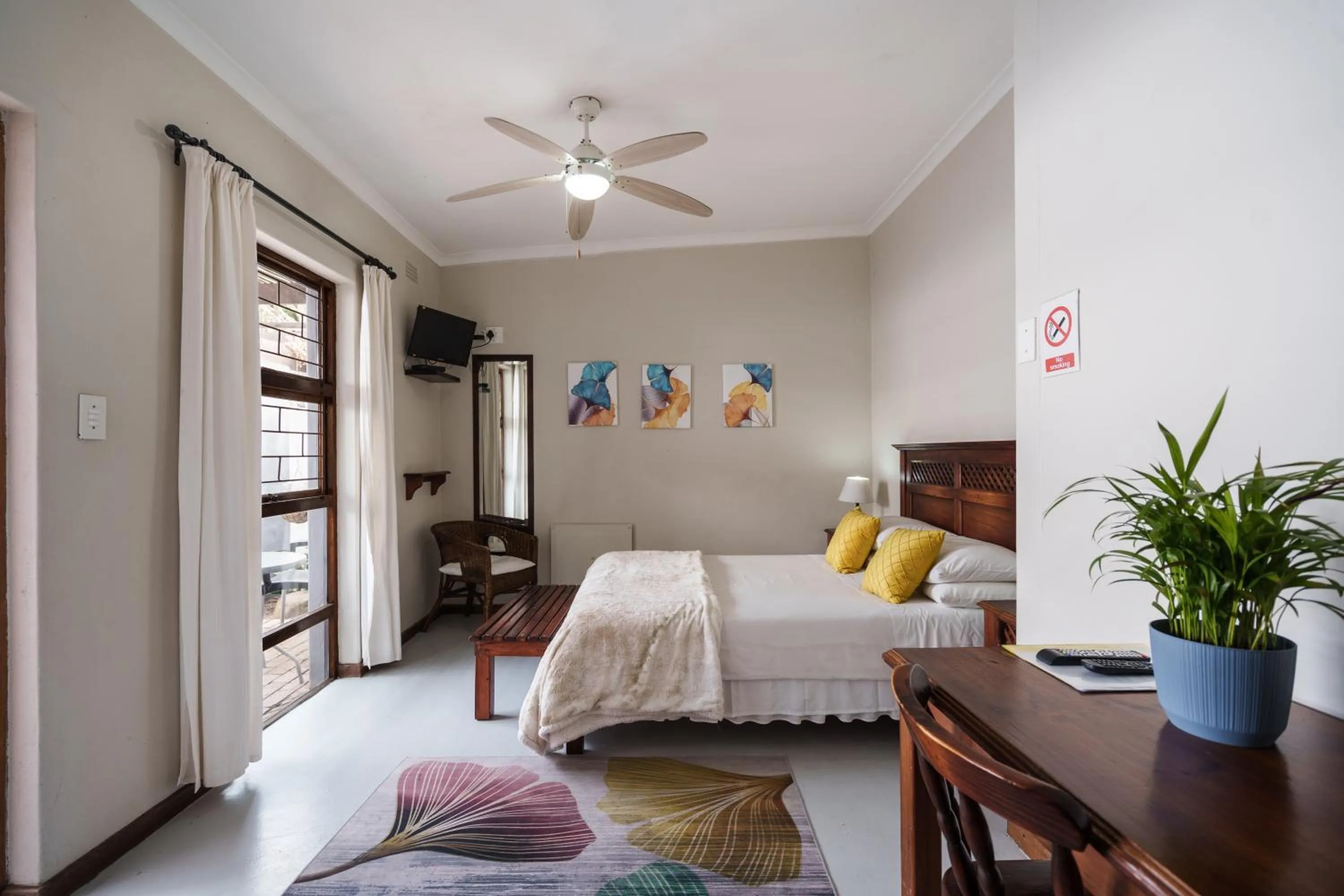 Bedroom, Bed in Be My Guest Lodge