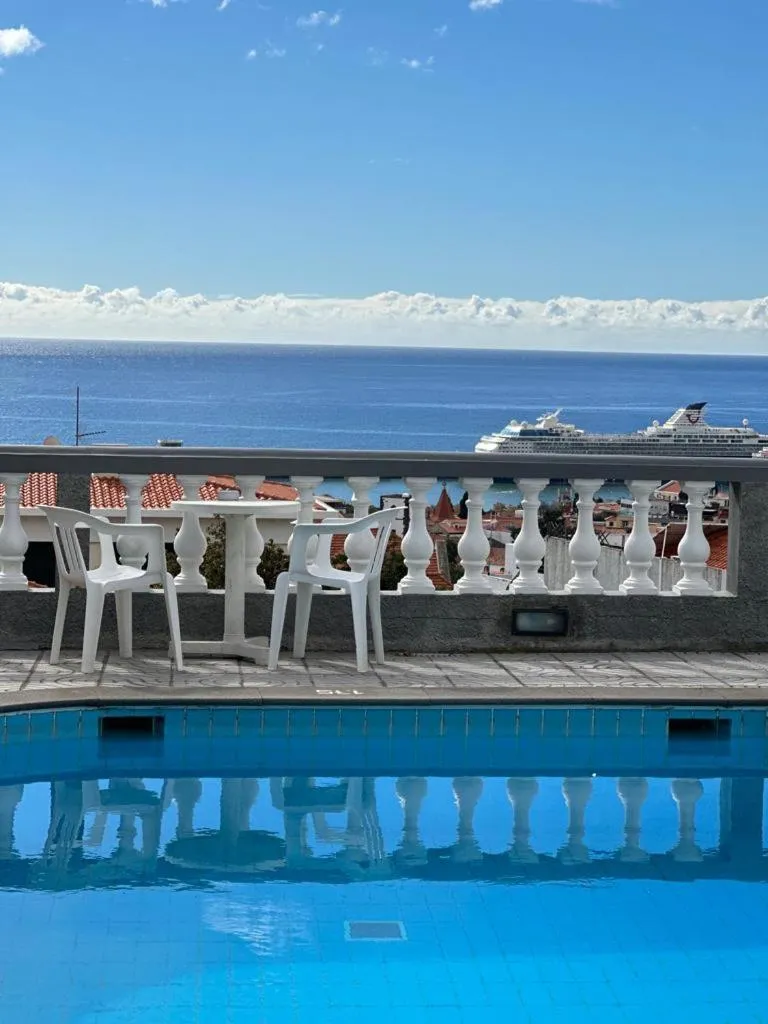 Swimming pool in Valhalla Panorama