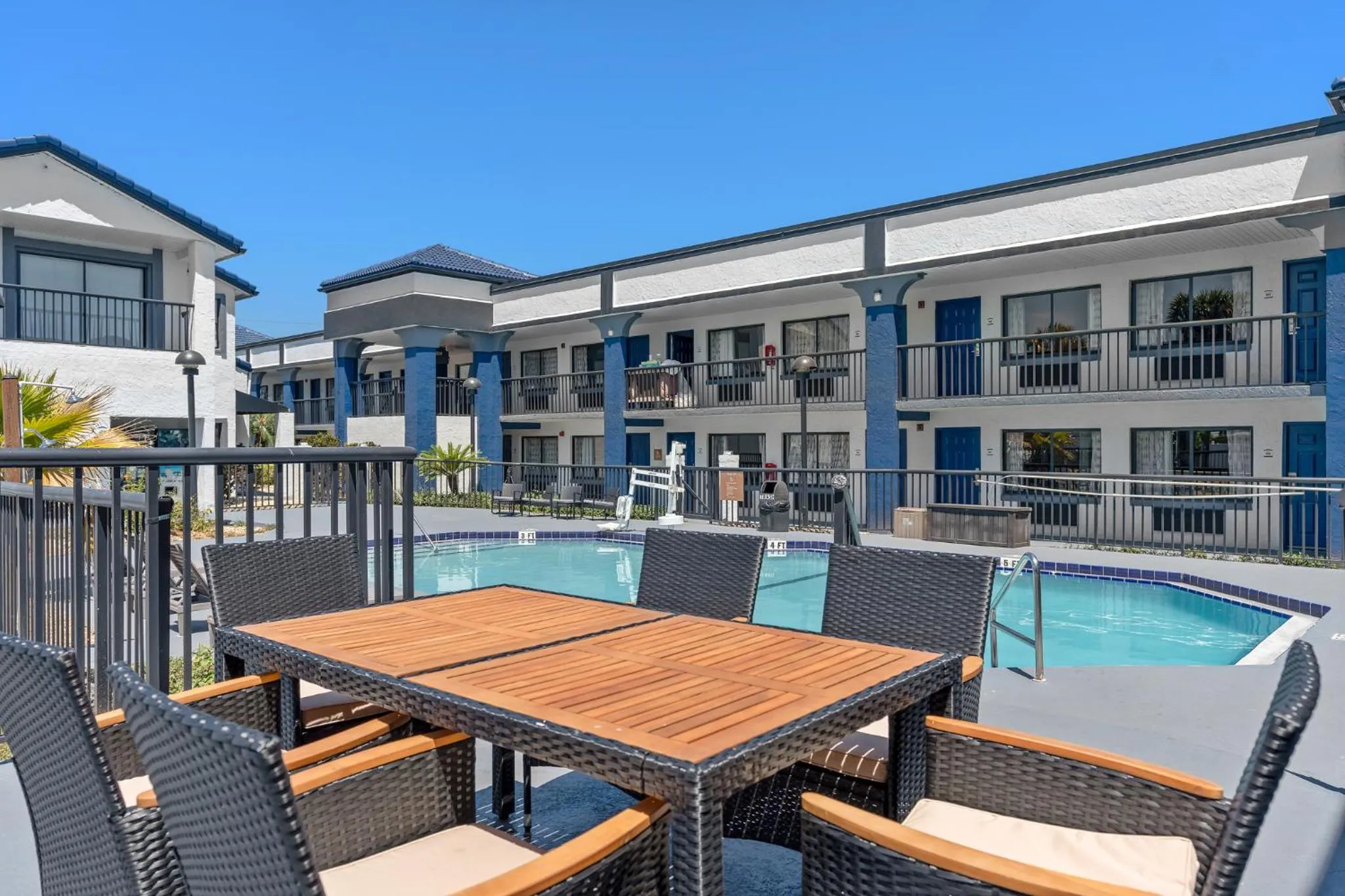 Property building in Baymont by Wyndham Orlando East