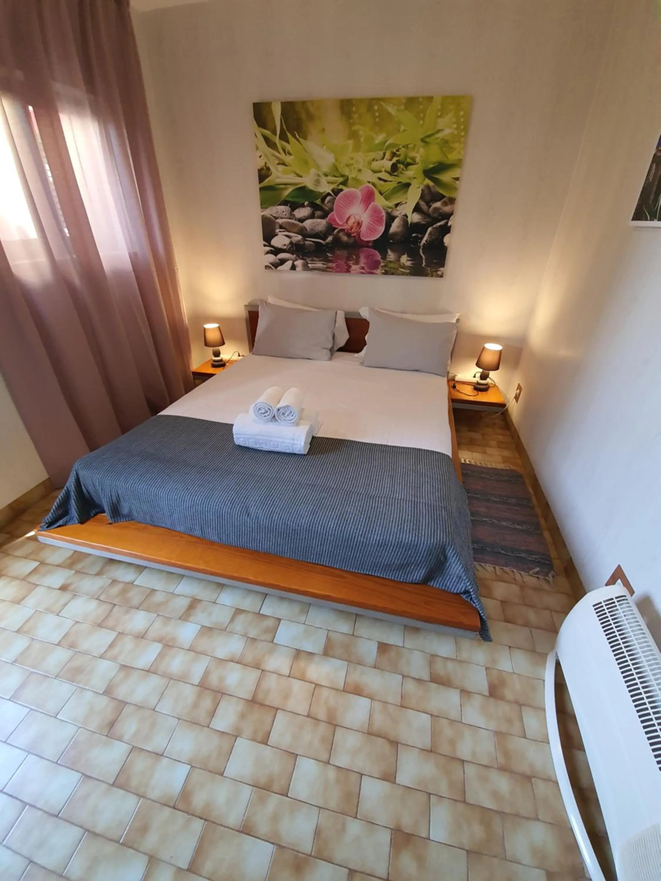 Bedroom, Bed in Ocean View Lagos