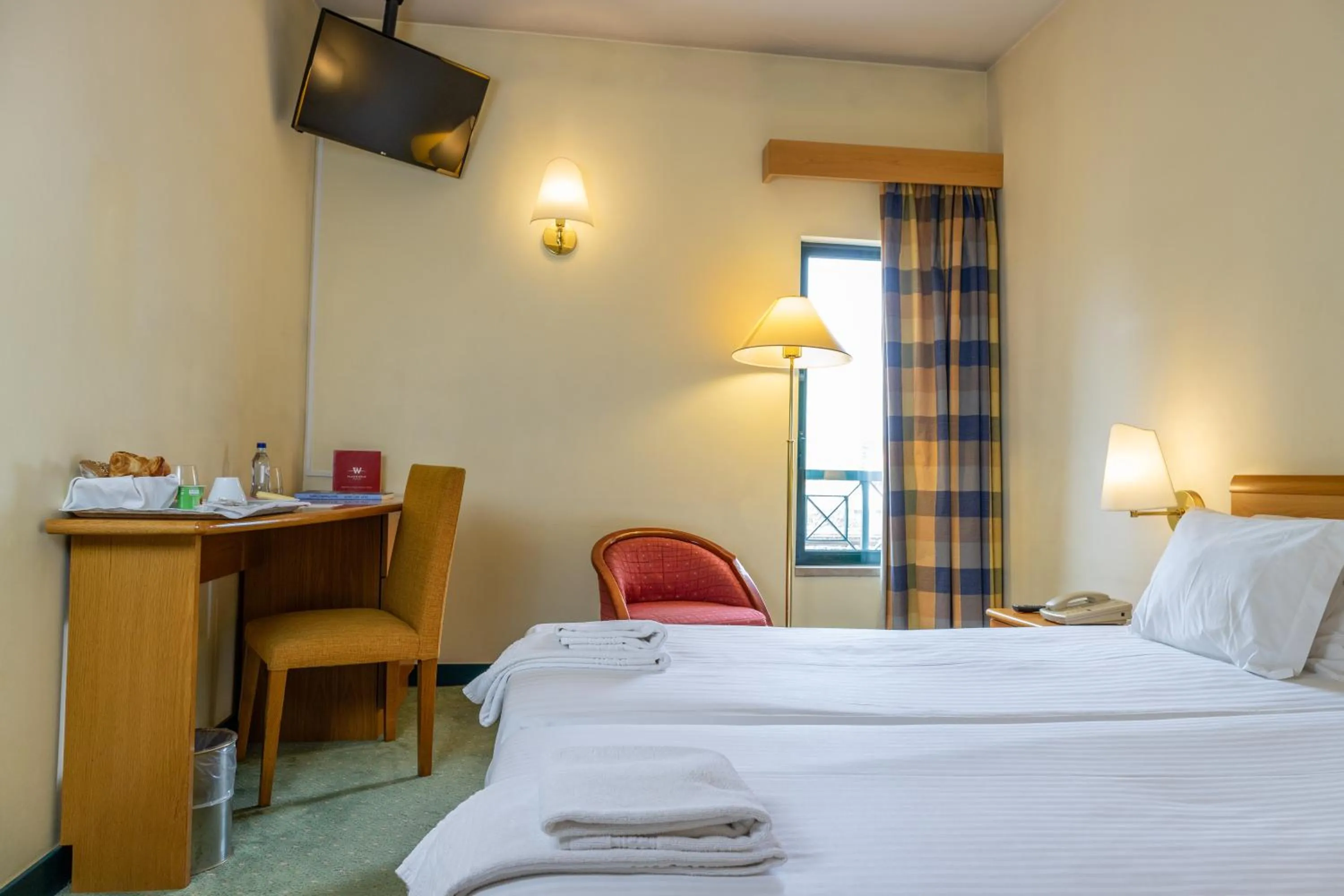 Bedroom, Bed in Flag Hotel Guimarães Fafe