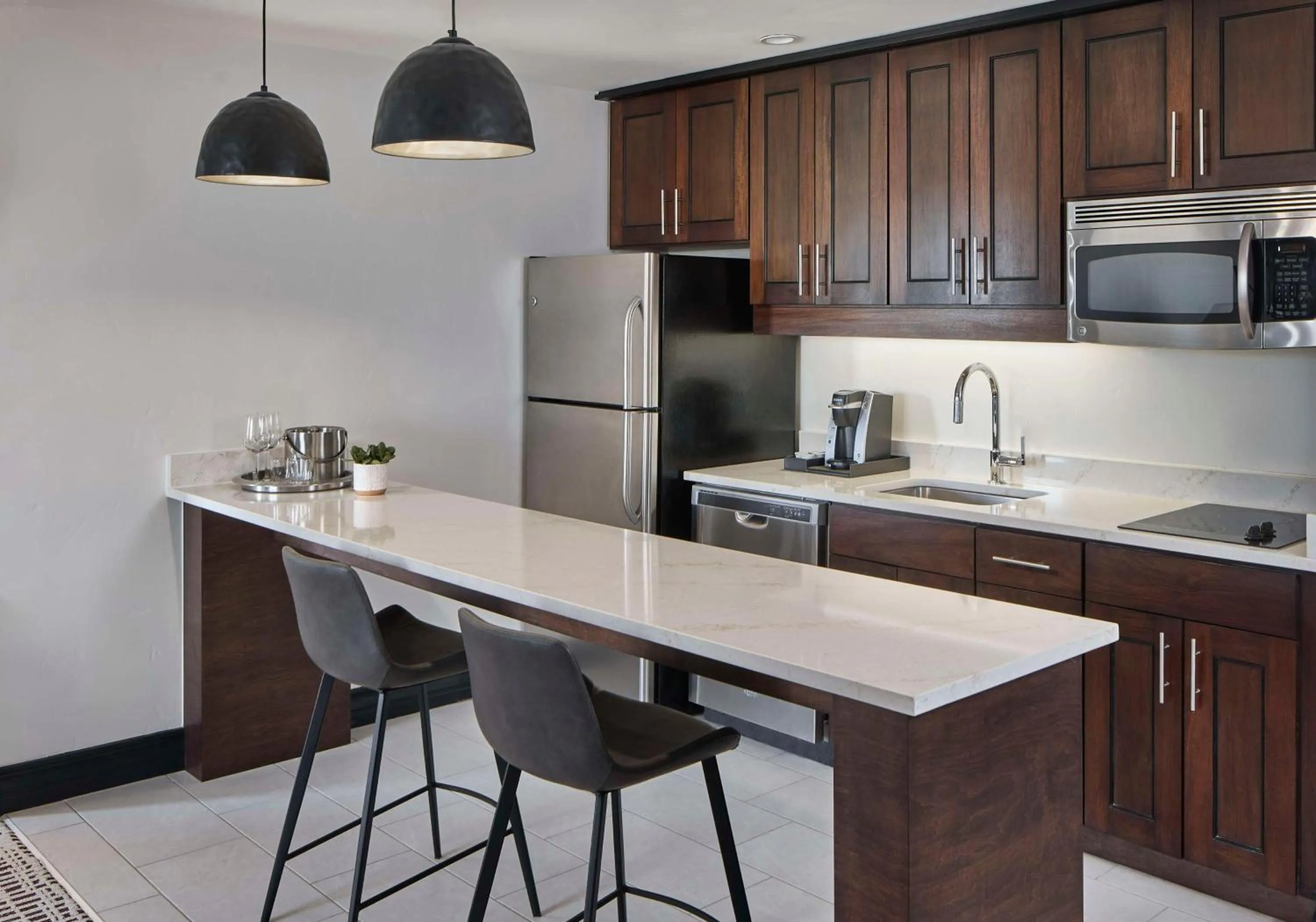 Kitchen or kitchenette in Bellasera Hotel & Suites Paso Robles, Tapestry by Hilton