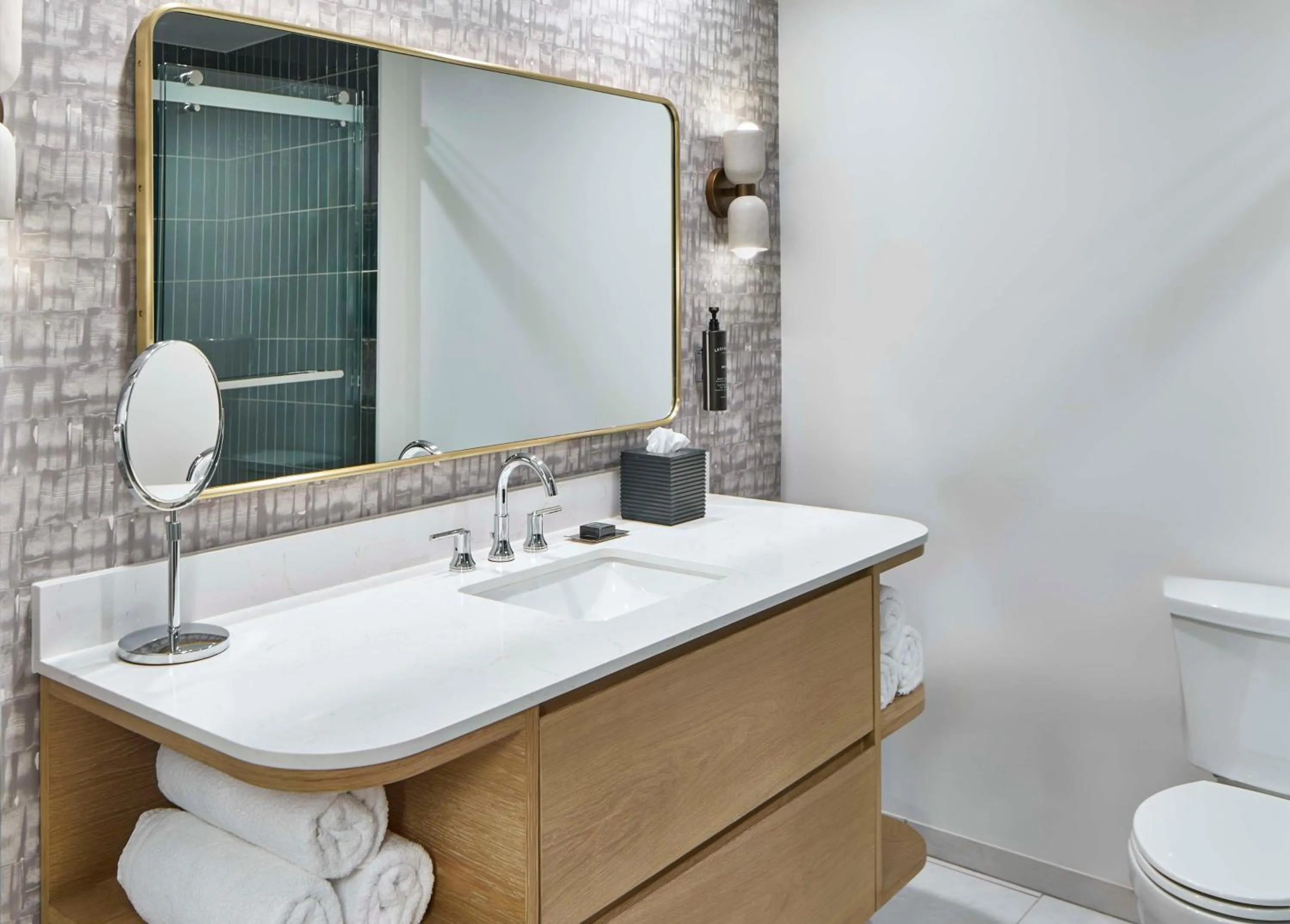 Bathroom in Bellasera Hotel & Suites Paso Robles, Tapestry by Hilton