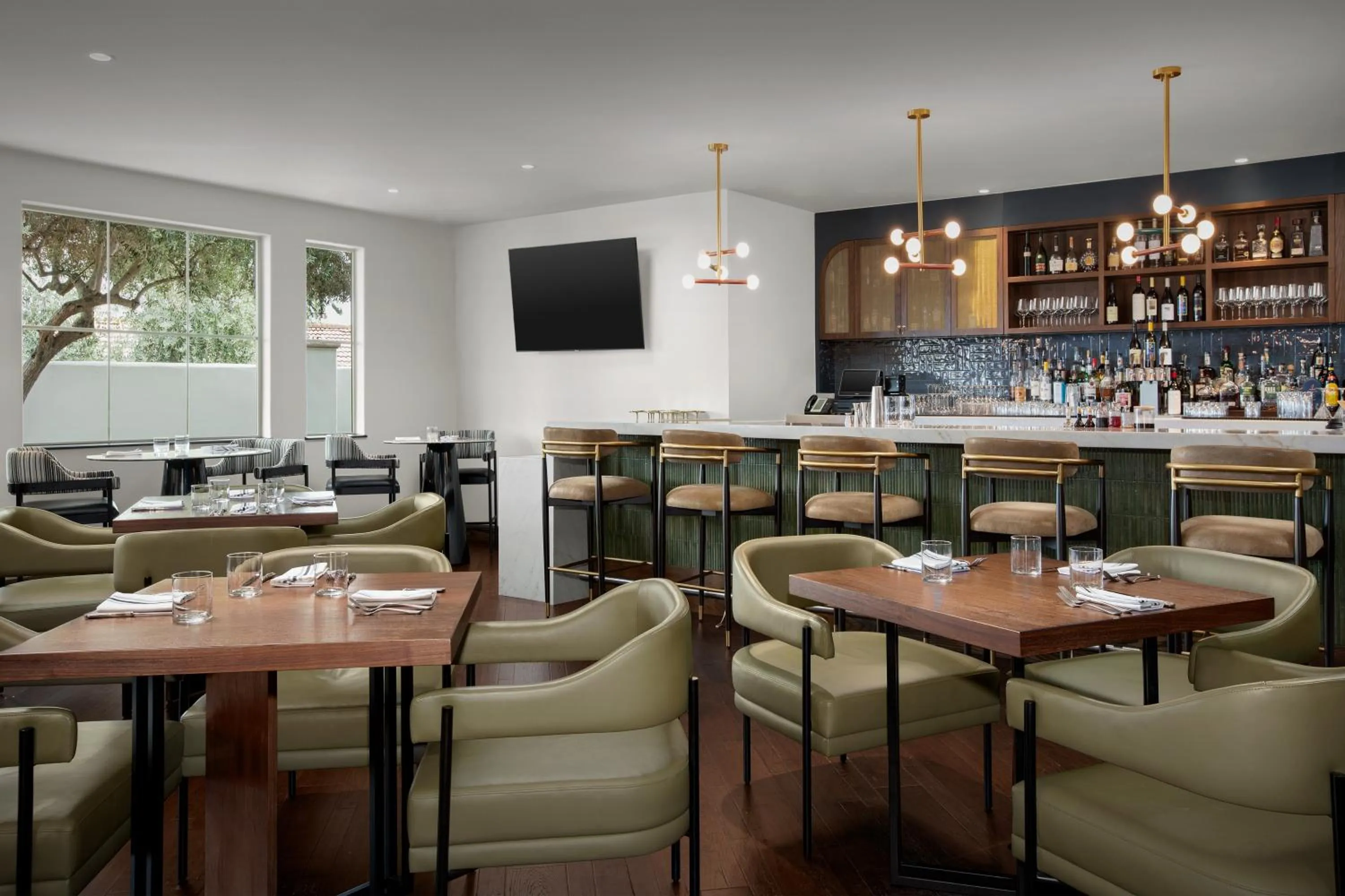 Restaurant/places to eat in Bellasera Hotel & Suites Paso Robles, Tapestry by Hilton