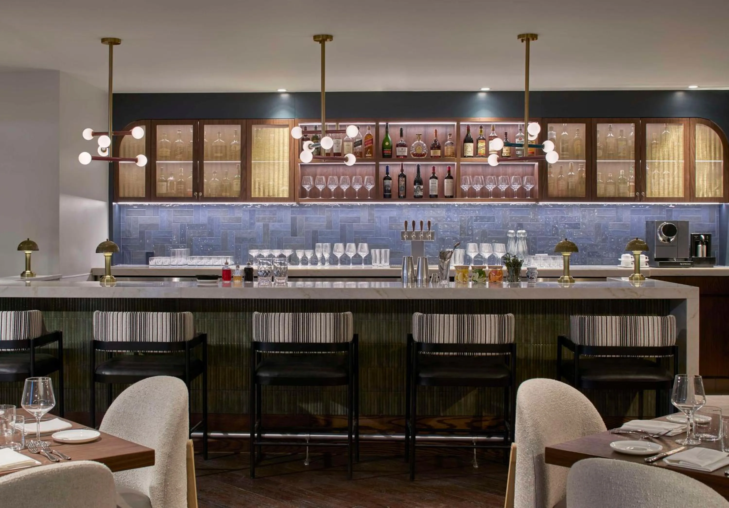 Lounge or bar in Bellasera Hotel & Suites Paso Robles, Tapestry by Hilton