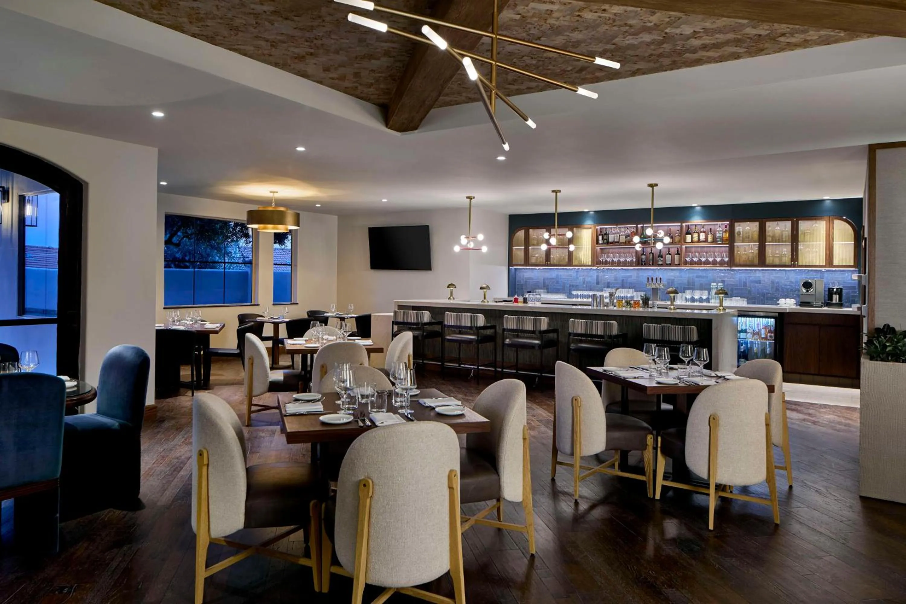 Restaurant/places to eat in Bellasera Hotel & Suites Paso Robles, Tapestry by Hilton